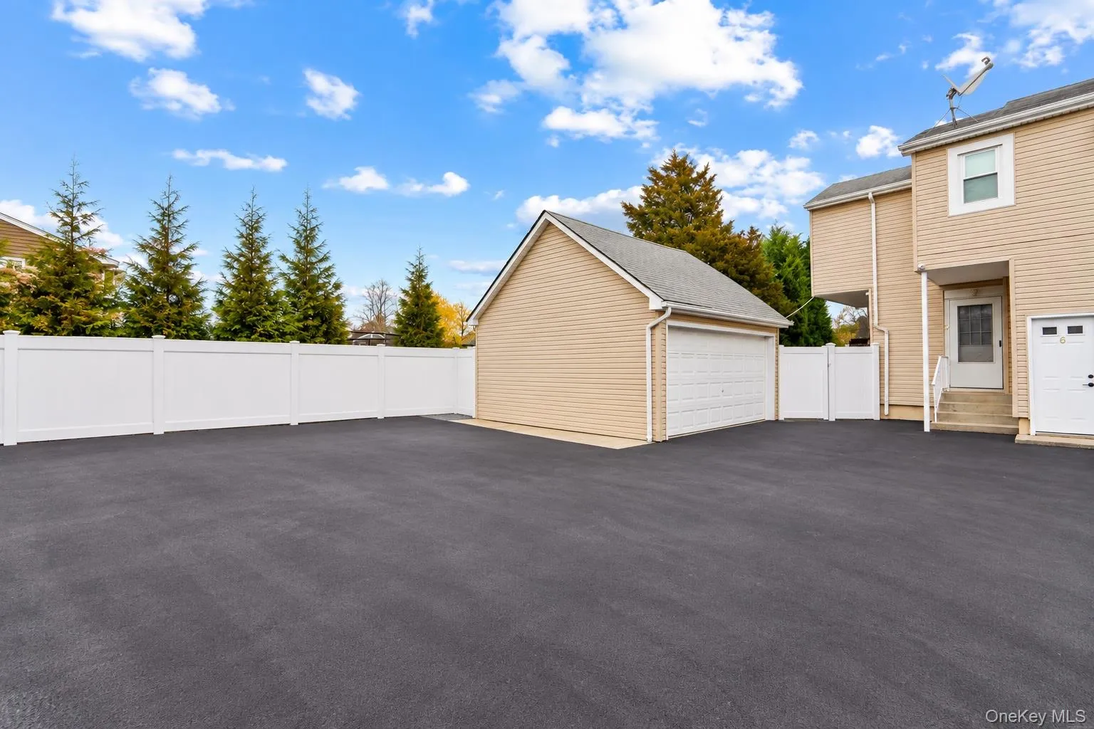 31 Willoughby Place, Islip, NY, 2 Bedroom Bedrooms, 4 Room Rooms,1 BathroomBathrooms,Residential Lease,For Rent,Willoughby,0,1058093 31 Willoughby Place, Islip, NY, 2 Bedroom Bedrooms, 4 Room Rooms,1 BathroomBathrooms,Residential Lease,For Rent,Willoughby,0,1058093
