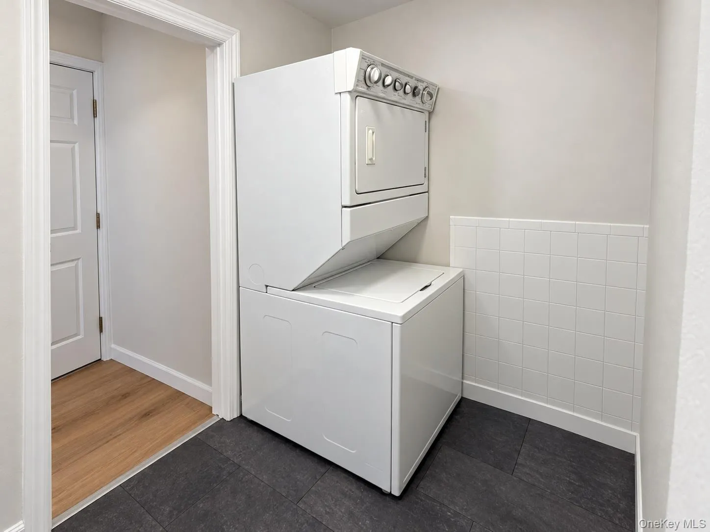 31 Willoughby Place, Islip, NY, 2 Bedroom Bedrooms, 4 Room Rooms,1 BathroomBathrooms,Residential Lease,For Rent,Willoughby,0,1058093 31 Willoughby Place, Islip, NY, 2 Bedroom Bedrooms, 4 Room Rooms,1 BathroomBathrooms,Residential Lease,For Rent,Willoughby,0,1058093