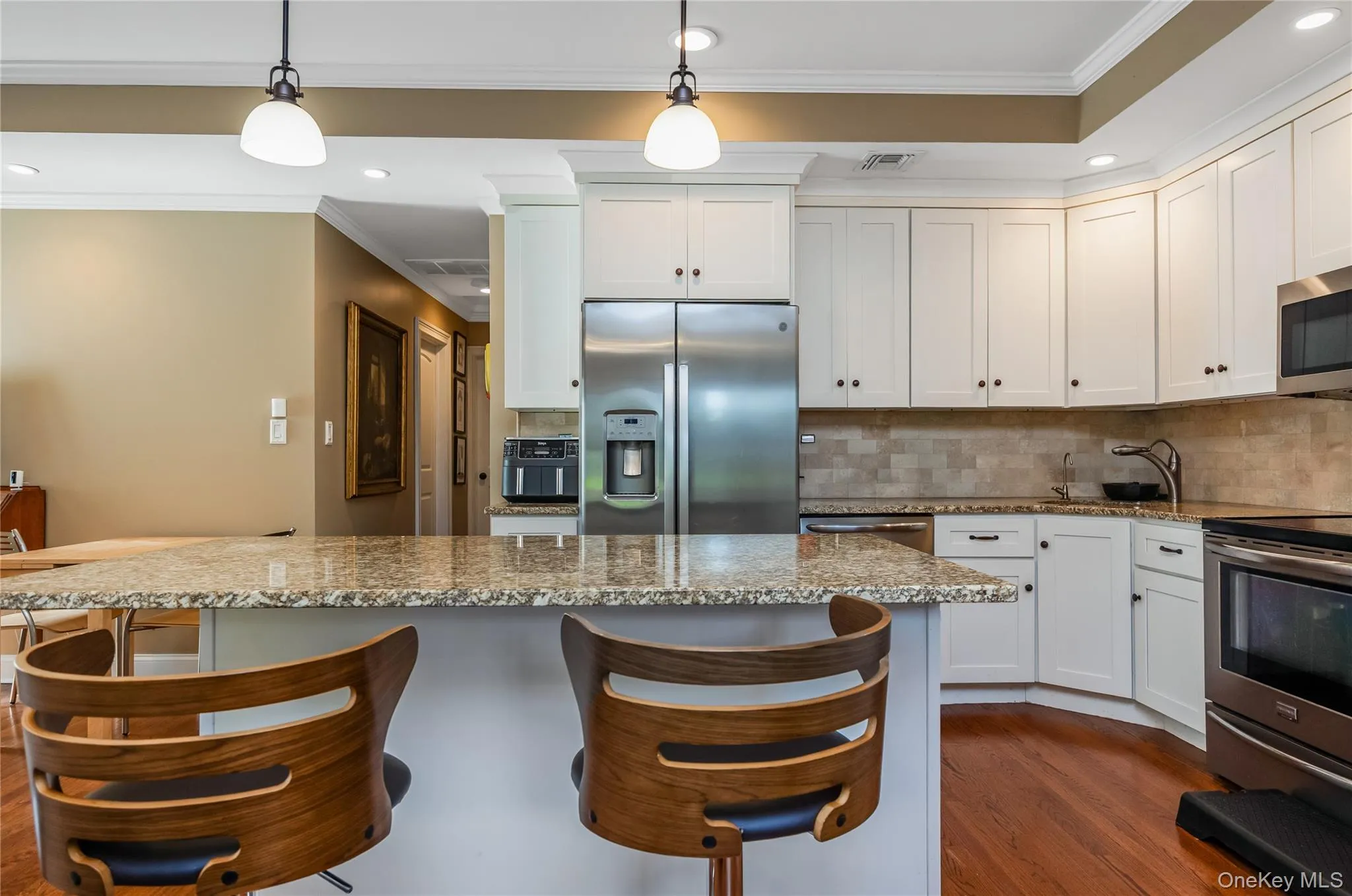 25 Frank Avenue, Oyster Bay, NY, 3 Bedrooms Bedrooms, 6 Rooms Rooms,2 BathroomsBathrooms,Residential,For Rent,Frank,0,1058098 25 Frank Avenue, Oyster Bay, NY, 3 Bedrooms Bedrooms, 6 Rooms Rooms,2 BathroomsBathrooms,Residential,For Rent,Frank,0,1058098