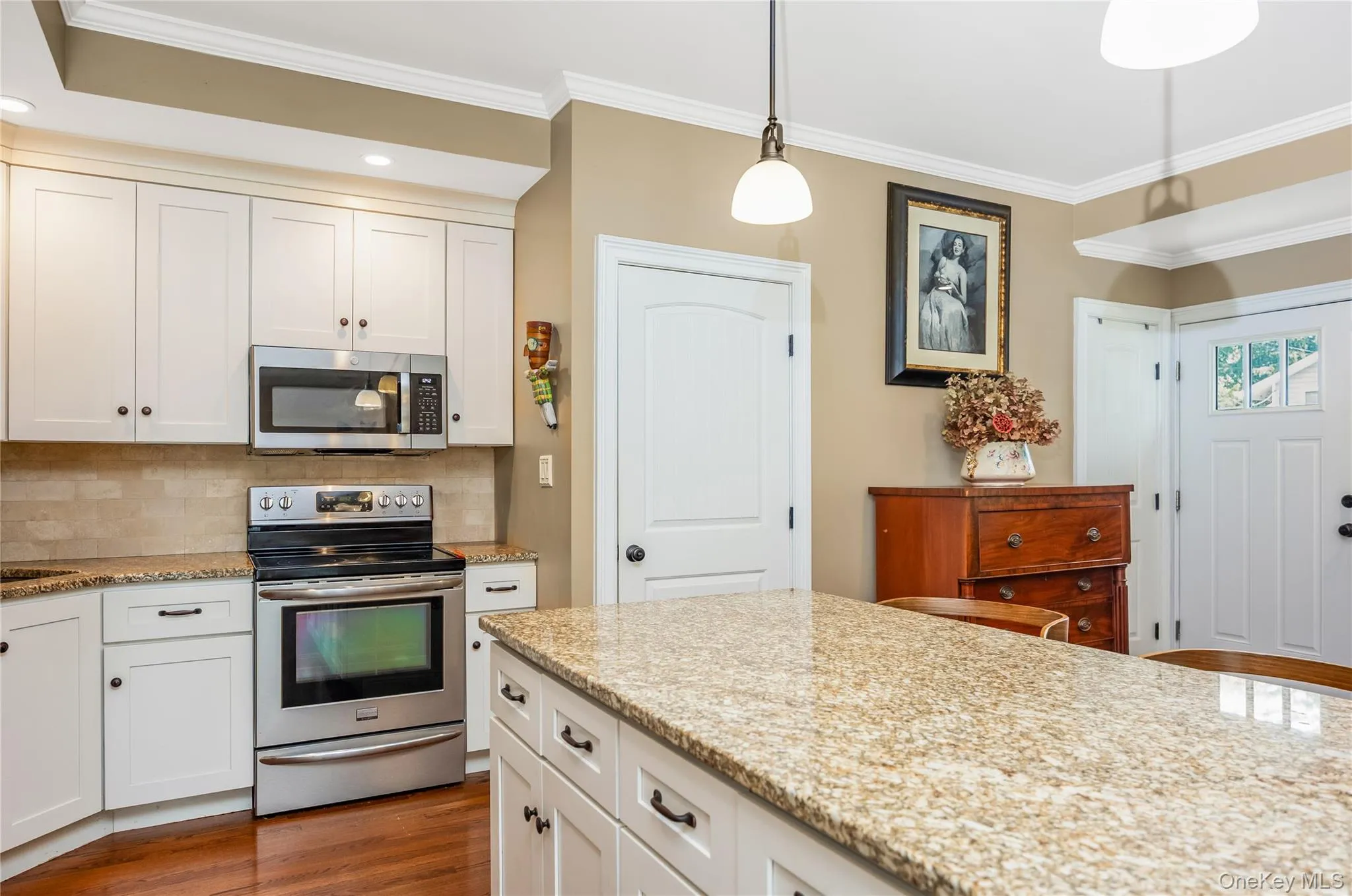 25 Frank Avenue, Oyster Bay, NY, 3 Bedrooms Bedrooms, 6 Rooms Rooms,2 BathroomsBathrooms,Residential,For Rent,Frank,0,1058098 25 Frank Avenue, Oyster Bay, NY, 3 Bedrooms Bedrooms, 6 Rooms Rooms,2 BathroomsBathrooms,Residential,For Rent,Frank,0,1058098
