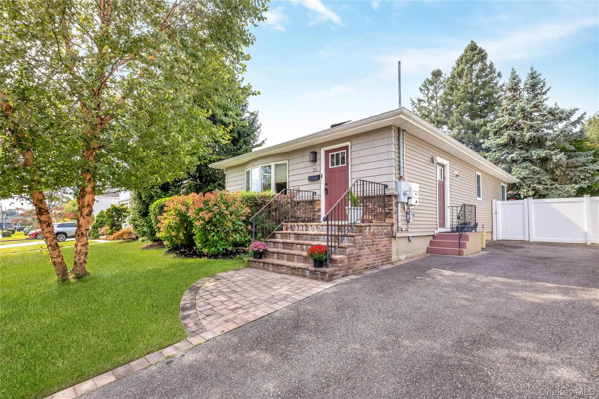 25 Frank Avenue, Oyster Bay, NY, 3 Bedrooms Bedrooms, 6 Rooms Rooms,2 BathroomsBathrooms,Residential,For Rent,Frank,0,1058098 25 Frank Avenue, Oyster Bay, NY, 3 Bedrooms Bedrooms, 6 Rooms Rooms,2 BathroomsBathrooms,Residential,For Rent,Frank,0,1058098