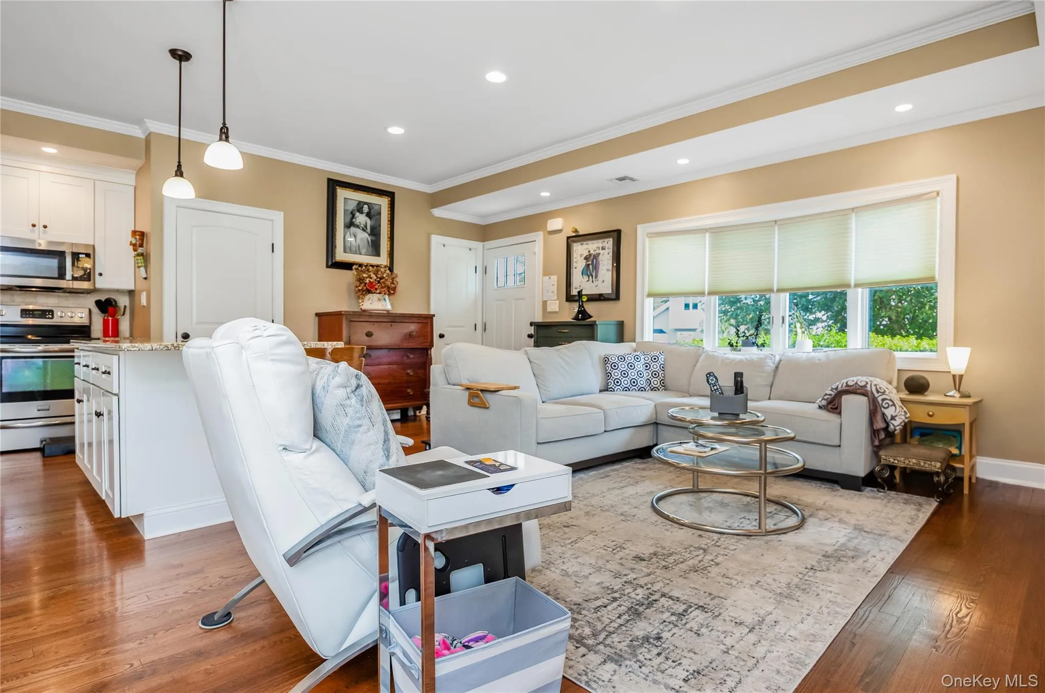 25 Frank Avenue, Oyster Bay, NY, 3 Bedrooms Bedrooms, 6 Rooms Rooms,2 BathroomsBathrooms,Residential,For Rent,Frank,0,1058098 25 Frank Avenue, Oyster Bay, NY, 3 Bedrooms Bedrooms, 6 Rooms Rooms,2 BathroomsBathrooms,Residential,For Rent,Frank,0,1058098