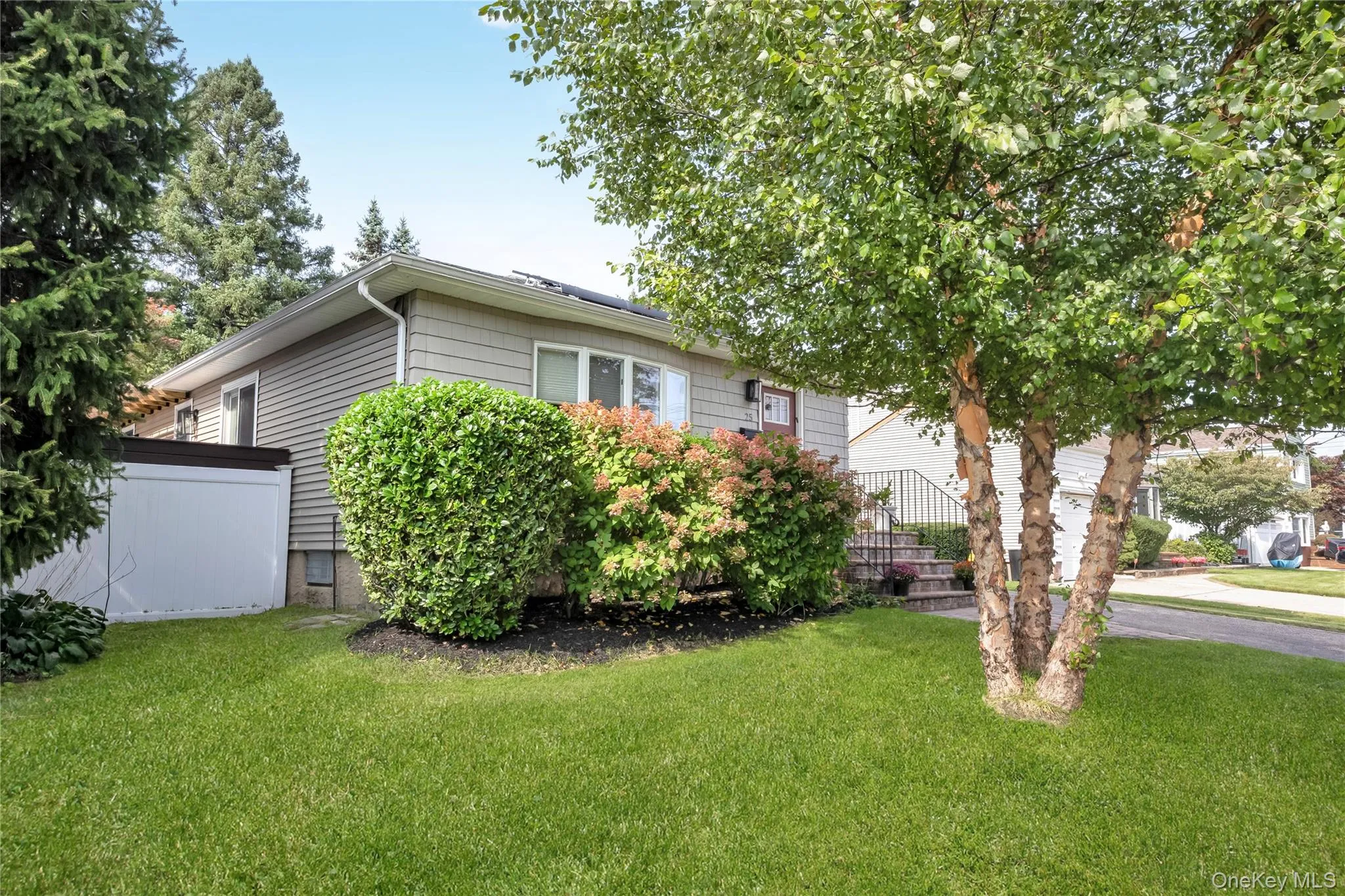 25 Frank Avenue, Oyster Bay, NY, 3 Bedrooms Bedrooms, 6 Rooms Rooms,2 BathroomsBathrooms,Residential,For Rent,Frank,0,1058098 25 Frank Avenue, Oyster Bay, NY, 3 Bedrooms Bedrooms, 6 Rooms Rooms,2 BathroomsBathrooms,Residential,For Rent,Frank,0,1058098