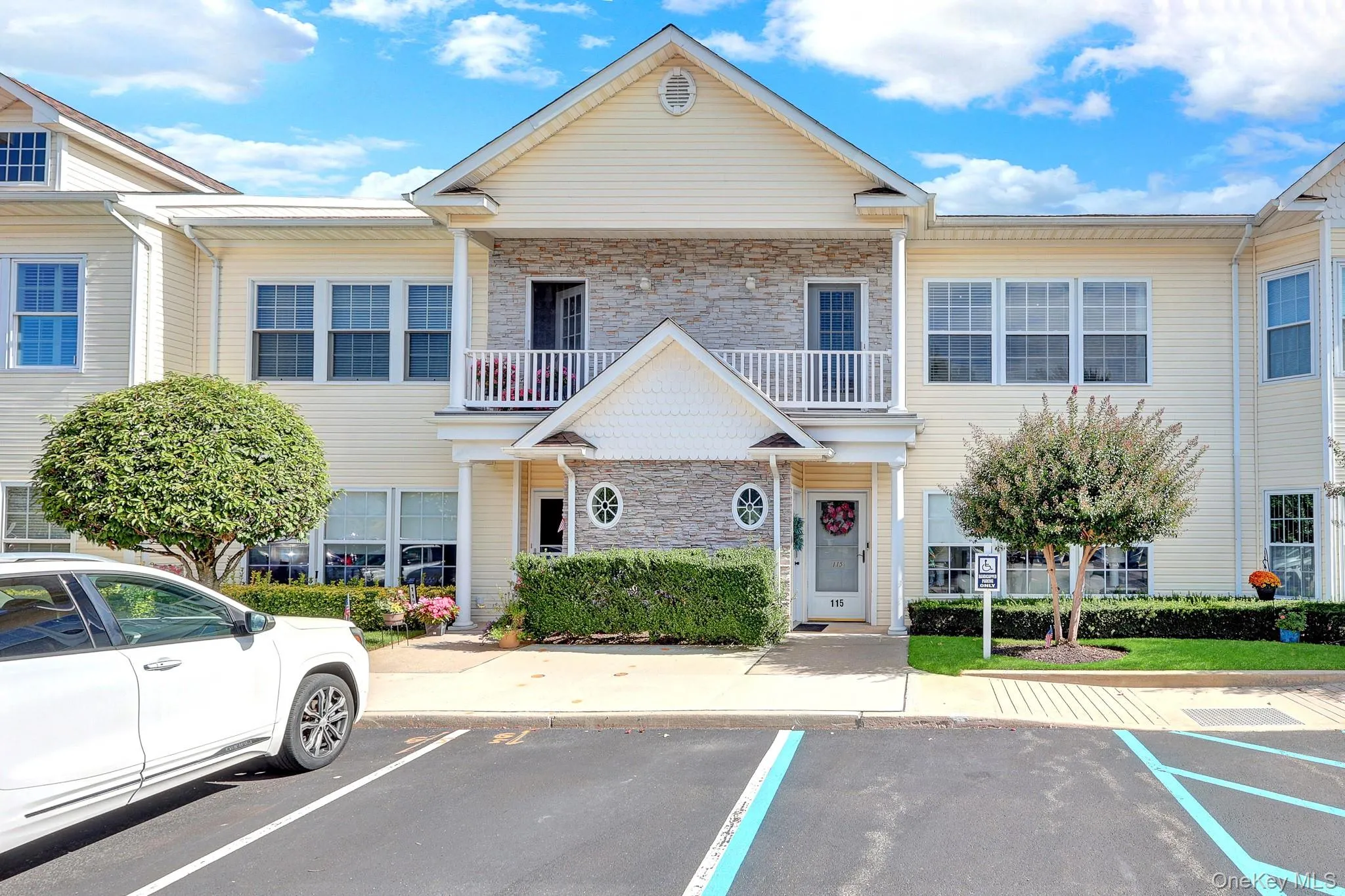 115 Narragansett Villas Drive, Babylon, NY, 2 Bedrooms Bedrooms, 5 Rooms Rooms,2 BathroomsBathrooms,Residential,For Rent,Narragansett Villas,0,1058099 115 Narragansett Villas Drive, Babylon, NY, 2 Bedrooms Bedrooms, 5 Rooms Rooms,2 BathroomsBathrooms,Residential,For Rent,Narragansett Villas,0,1058099