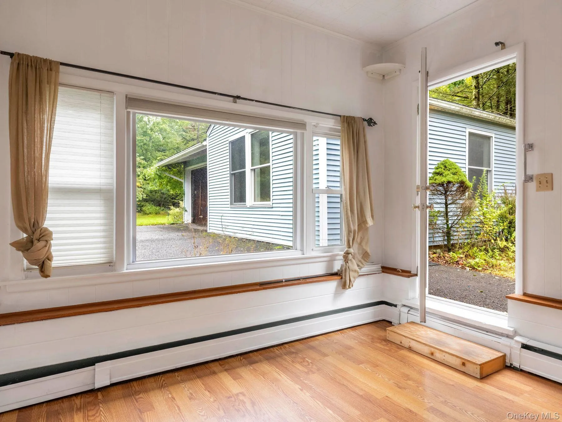 5 Van De Bogart Road, Woodstock, NY, 3 Bedrooms Bedrooms, 6 Rooms Rooms,1 BathroomBathrooms,Residential,For Rent,Van De Bogart,0,1058111 5 Van De Bogart Road, Woodstock, NY, 3 Bedrooms Bedrooms, 6 Rooms Rooms,1 BathroomBathrooms,Residential,For Rent,Van De Bogart,0,1058111