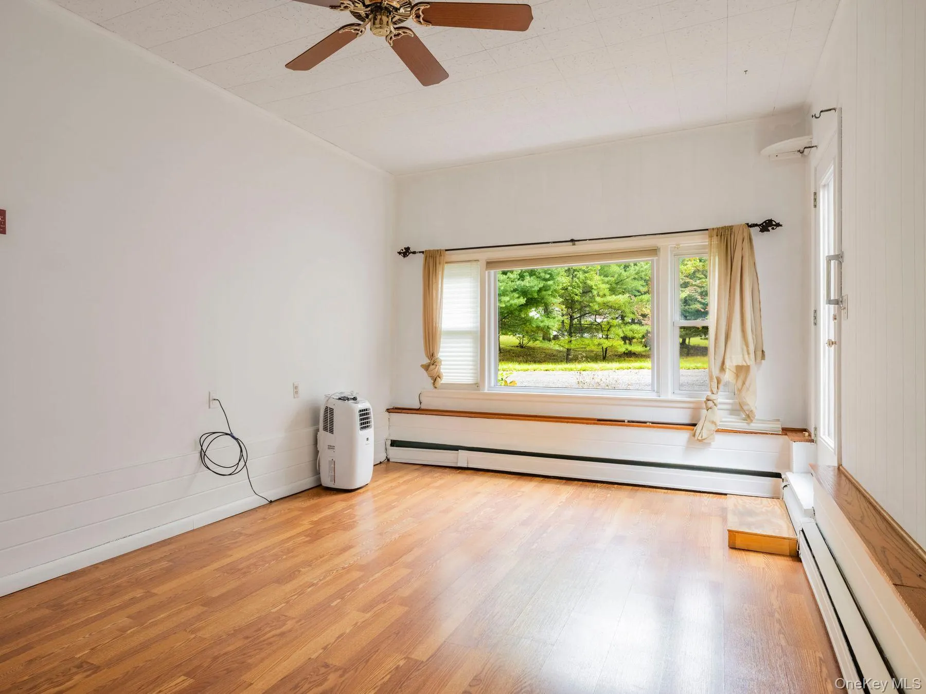5 Van De Bogart Road, Woodstock, NY, 3 Bedrooms Bedrooms, 6 Rooms Rooms,1 BathroomBathrooms,Residential,For Rent,Van De Bogart,0,1058111 5 Van De Bogart Road, Woodstock, NY, 3 Bedrooms Bedrooms, 6 Rooms Rooms,1 BathroomBathrooms,Residential,For Rent,Van De Bogart,0,1058111
