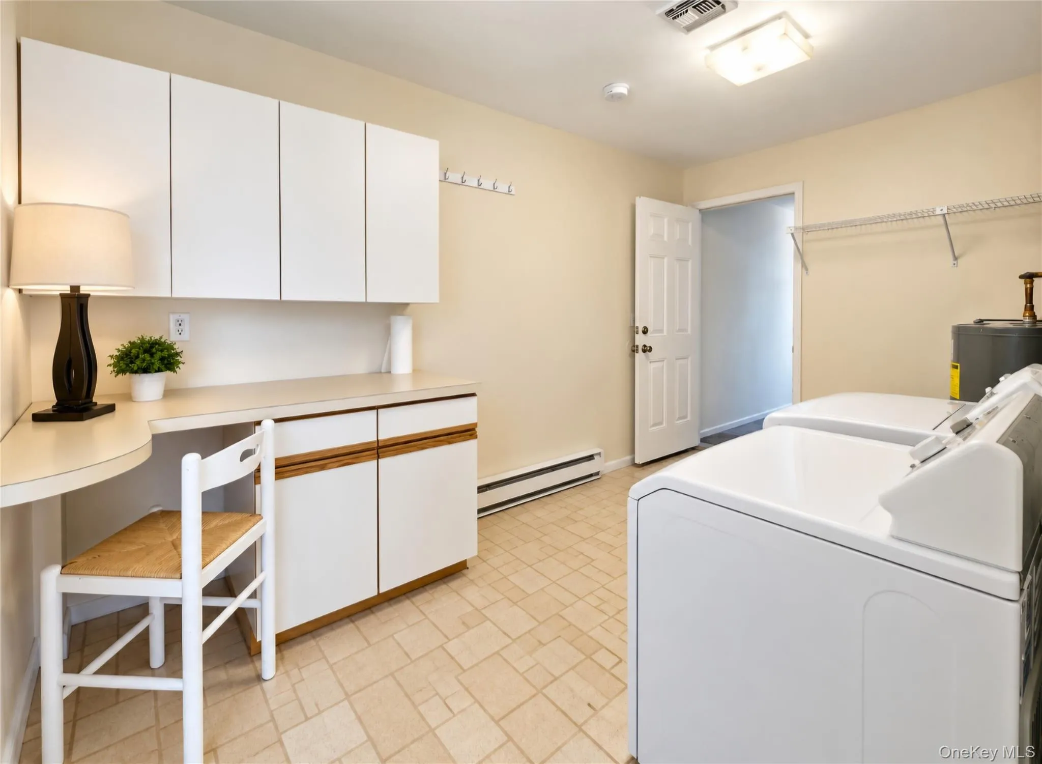 36 Revere Drive, Islip, NY, 2 Bedroom Bedrooms, 6 Room Rooms,2 BathroomBathrooms,Residential Lease,For Rent,Revere,0,1058130 36 Revere Drive, Islip, NY, 2 Bedroom Bedrooms, 6 Room Rooms,2 BathroomBathrooms,Residential Lease,For Rent,Revere,0,1058130