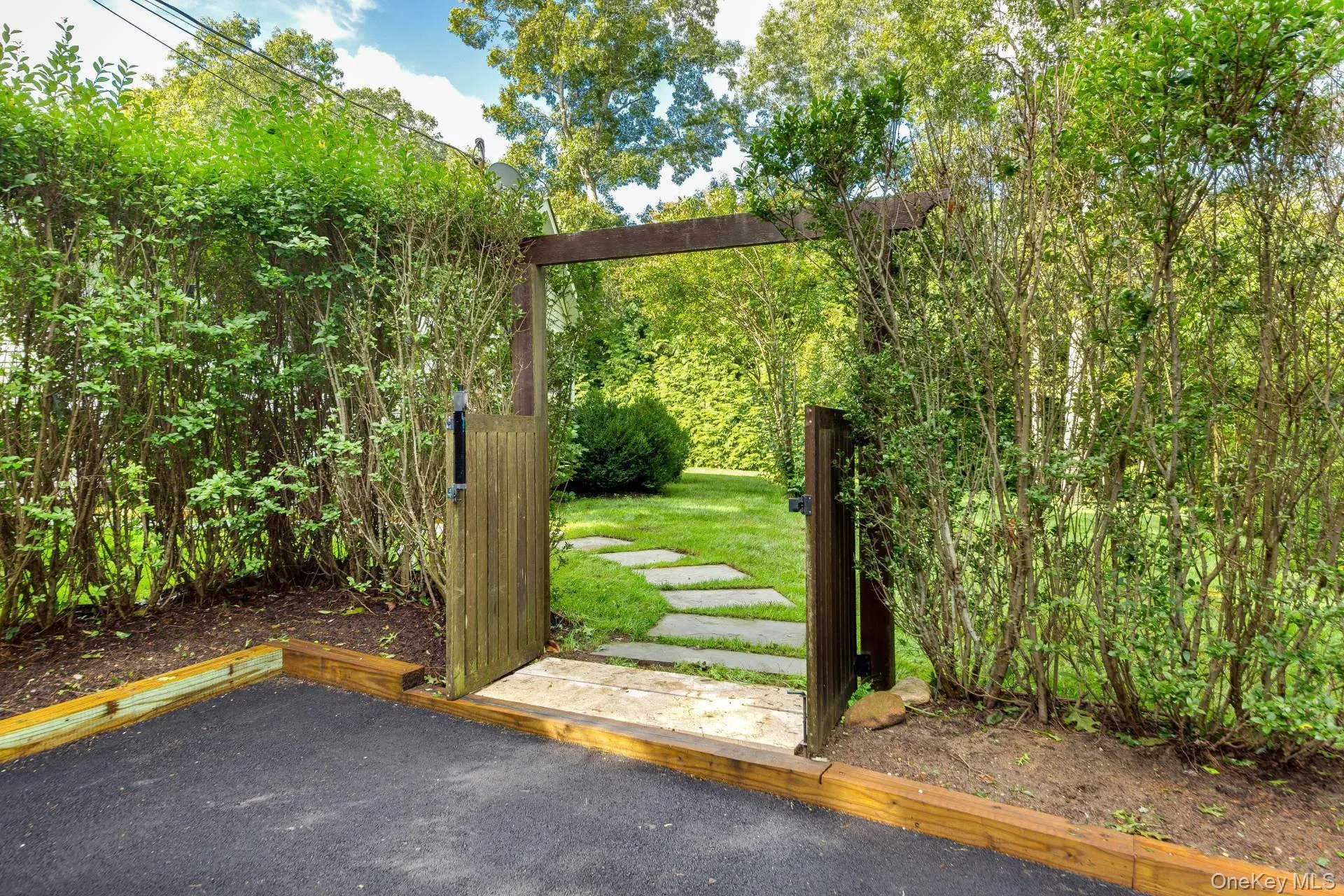 66 Crystal Drive, East Hampton, NY, 2 Bedrooms Bedrooms, 4 Rooms Rooms,2 BathroomsBathrooms,Residential,For Rent,Crystal,0,1058135 66 Crystal Drive, East Hampton, NY, 2 Bedrooms Bedrooms, 4 Rooms Rooms,2 BathroomsBathrooms,Residential,For Rent,Crystal,0,1058135