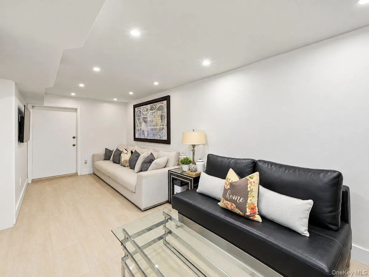 8449 127th Street, New York, NY, 4 Bedrooms Bedrooms, 10 Rooms Rooms,1 BathroomBathrooms,Residential,For Rent,127th,0,1058136 8449 127th Street, New York, NY, 4 Bedrooms Bedrooms, 10 Rooms Rooms,1 BathroomBathrooms,Residential,For Rent,127th,0,1058136