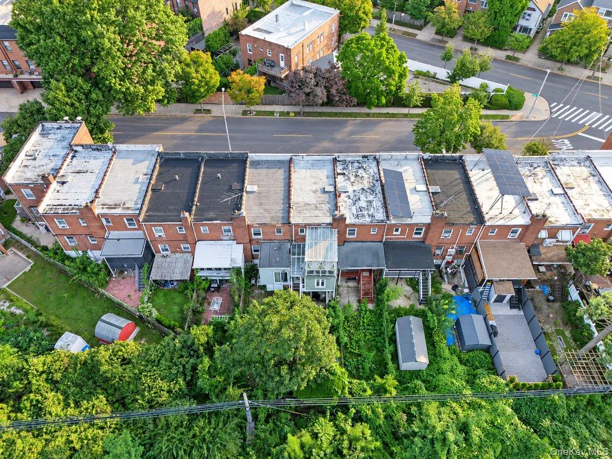 8449 127th Street, New York, NY, 4 Bedrooms Bedrooms, 10 Rooms Rooms,1 BathroomBathrooms,Residential,For Rent,127th,0,1058136 8449 127th Street, New York, NY, 4 Bedrooms Bedrooms, 10 Rooms Rooms,1 BathroomBathrooms,Residential,For Rent,127th,0,1058136