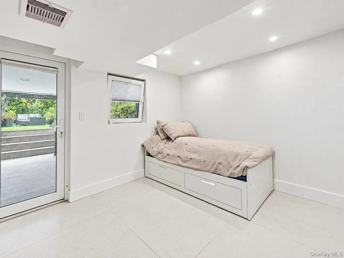8449 127th Street, New York, NY, 4 Bedrooms Bedrooms, 10 Rooms Rooms,1 BathroomBathrooms,Residential,For Rent,127th,0,1058136 8449 127th Street, New York, NY, 4 Bedrooms Bedrooms, 10 Rooms Rooms,1 BathroomBathrooms,Residential,For Rent,127th,0,1058136