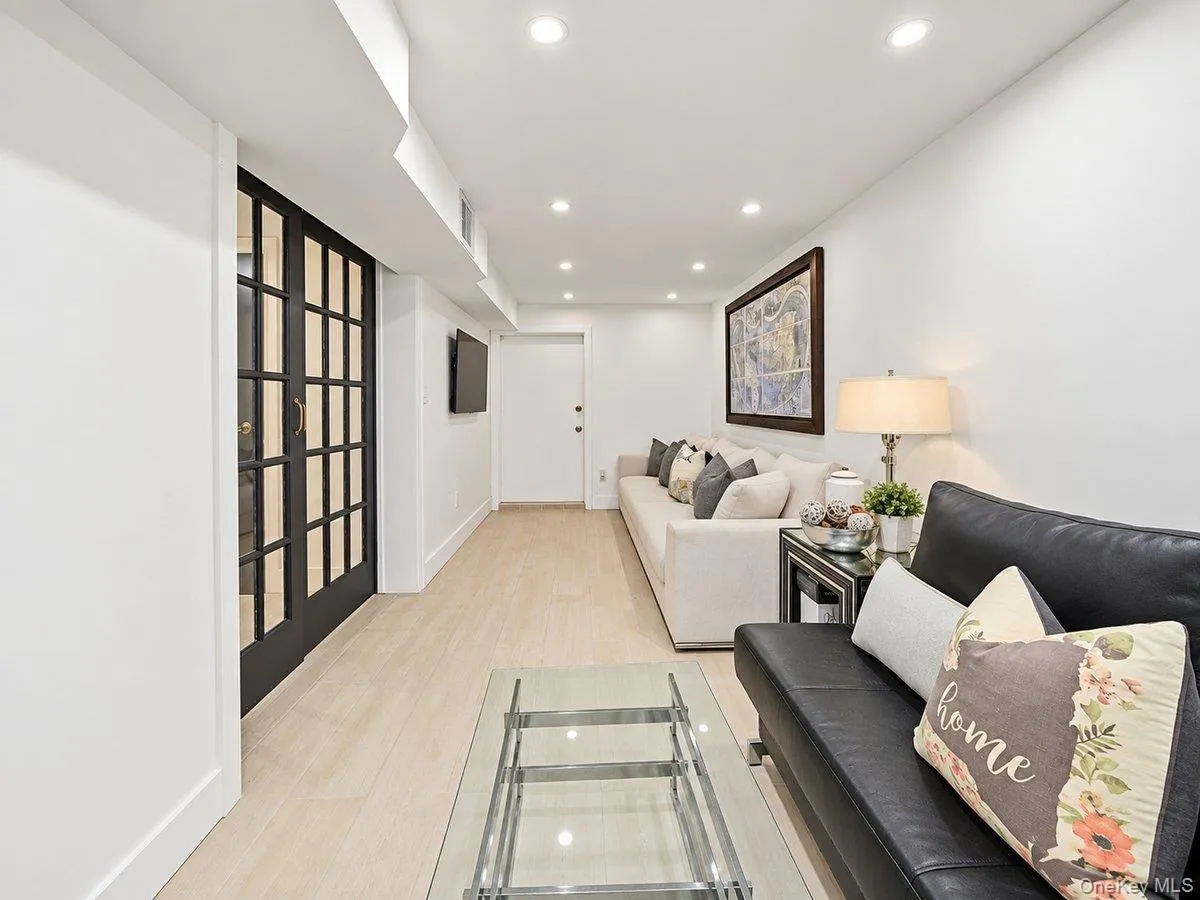 8449 127th Street, New York, NY, 4 Bedrooms Bedrooms, 10 Rooms Rooms,1 BathroomBathrooms,Residential,For Rent,127th,0,1058136 8449 127th Street, New York, NY, 4 Bedrooms Bedrooms, 10 Rooms Rooms,1 BathroomBathrooms,Residential,For Rent,127th,0,1058136