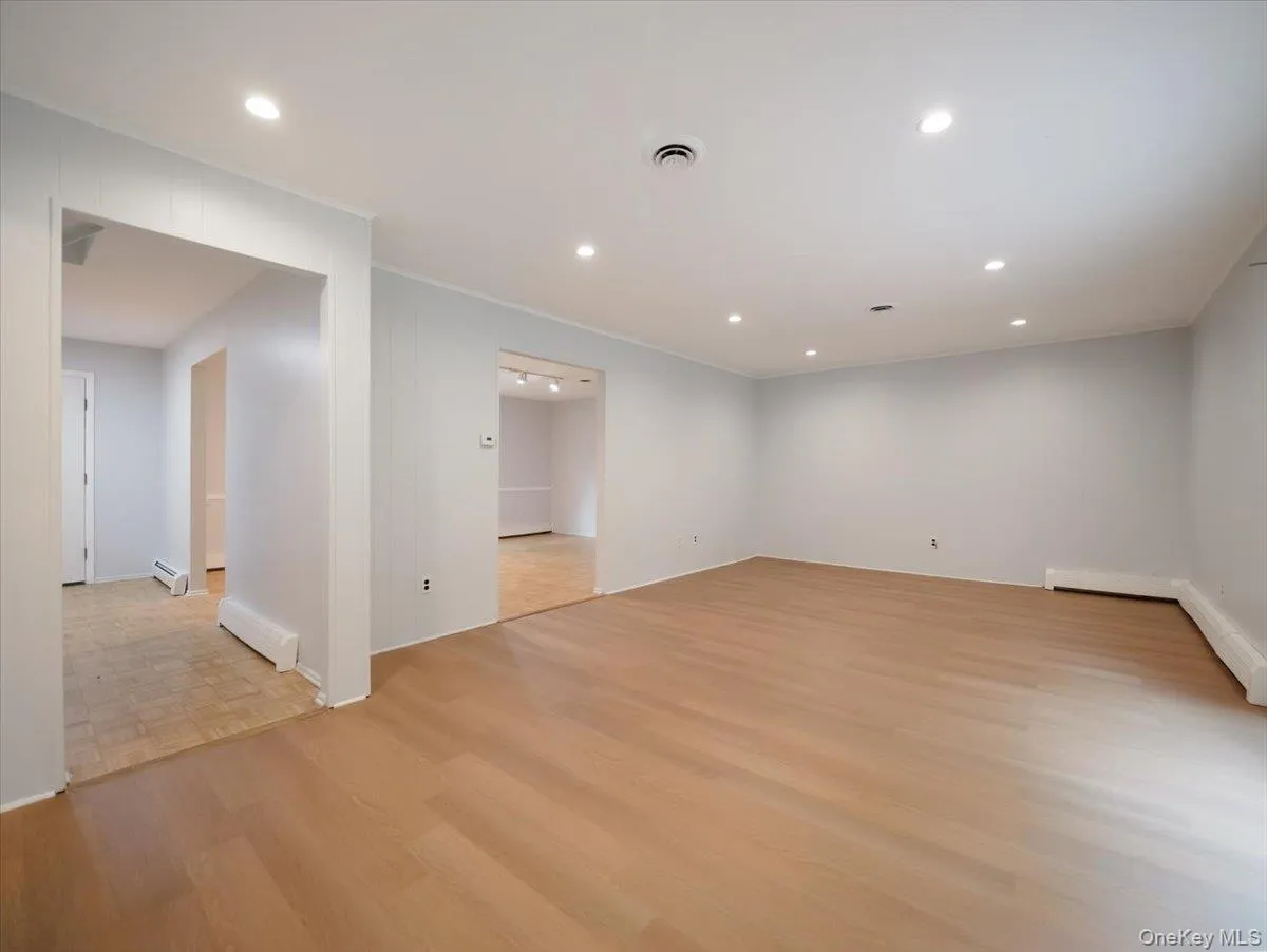 2 Enterprise Court, Clarkstown, NY, 5 Bedrooms Bedrooms, 13 Rooms Rooms,3 BathroomsBathrooms,Residential Lease,For Rent,Enterprise,0,1058141 2 Enterprise Court, Clarkstown, NY, 5 Bedrooms Bedrooms, 13 Rooms Rooms,3 BathroomsBathrooms,Residential Lease,For Rent,Enterprise,0,1058141