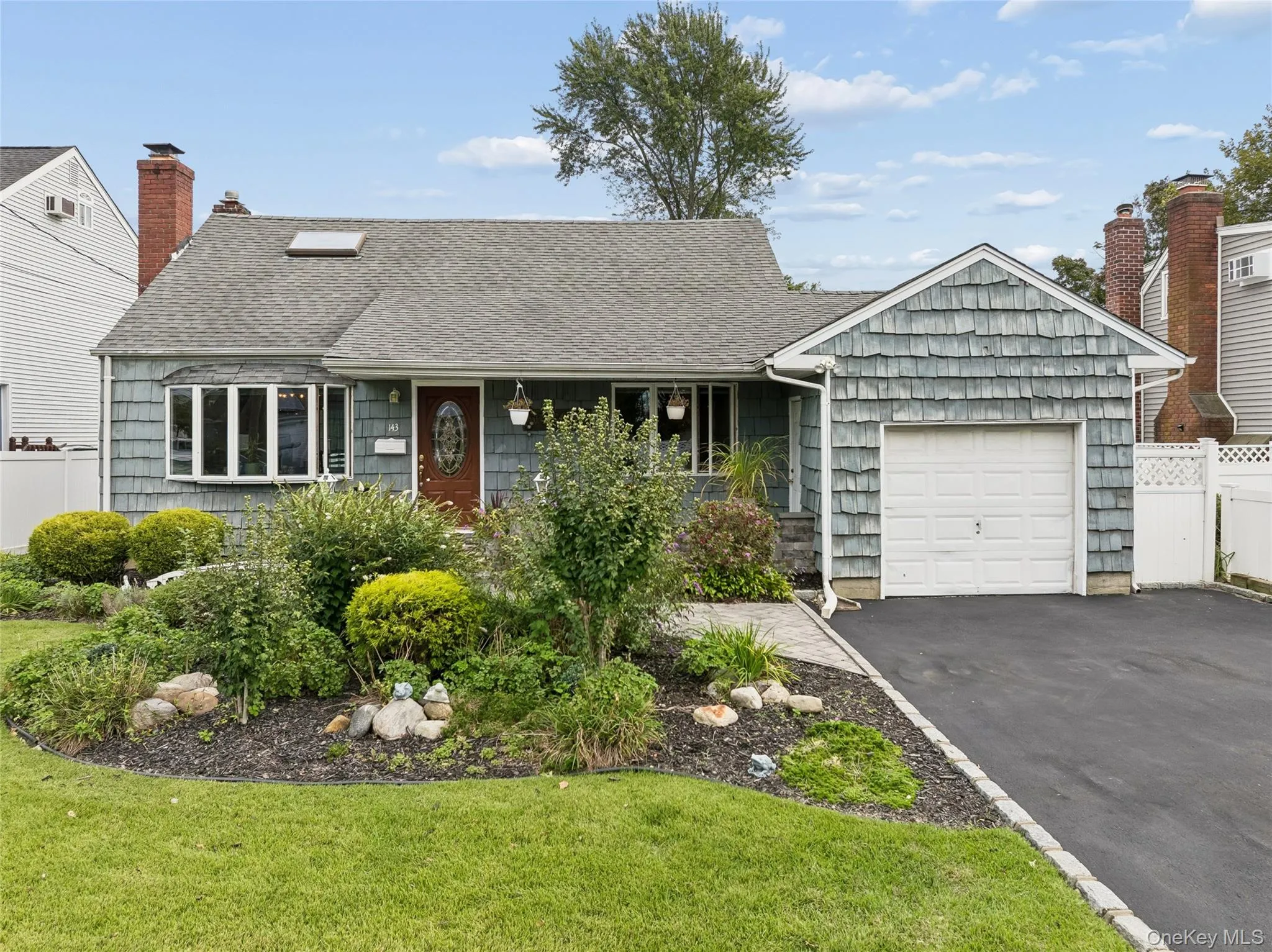 143 Deer Lake Drive, Babylon, NY, 3 Bedrooms Bedrooms, 7 Rooms Rooms,2 BathroomsBathrooms,Residential,For Rent,Deer Lake,0,1058142 143 Deer Lake Drive, Babylon, NY, 3 Bedrooms Bedrooms, 7 Rooms Rooms,2 BathroomsBathrooms,Residential,For Rent,Deer Lake,0,1058142