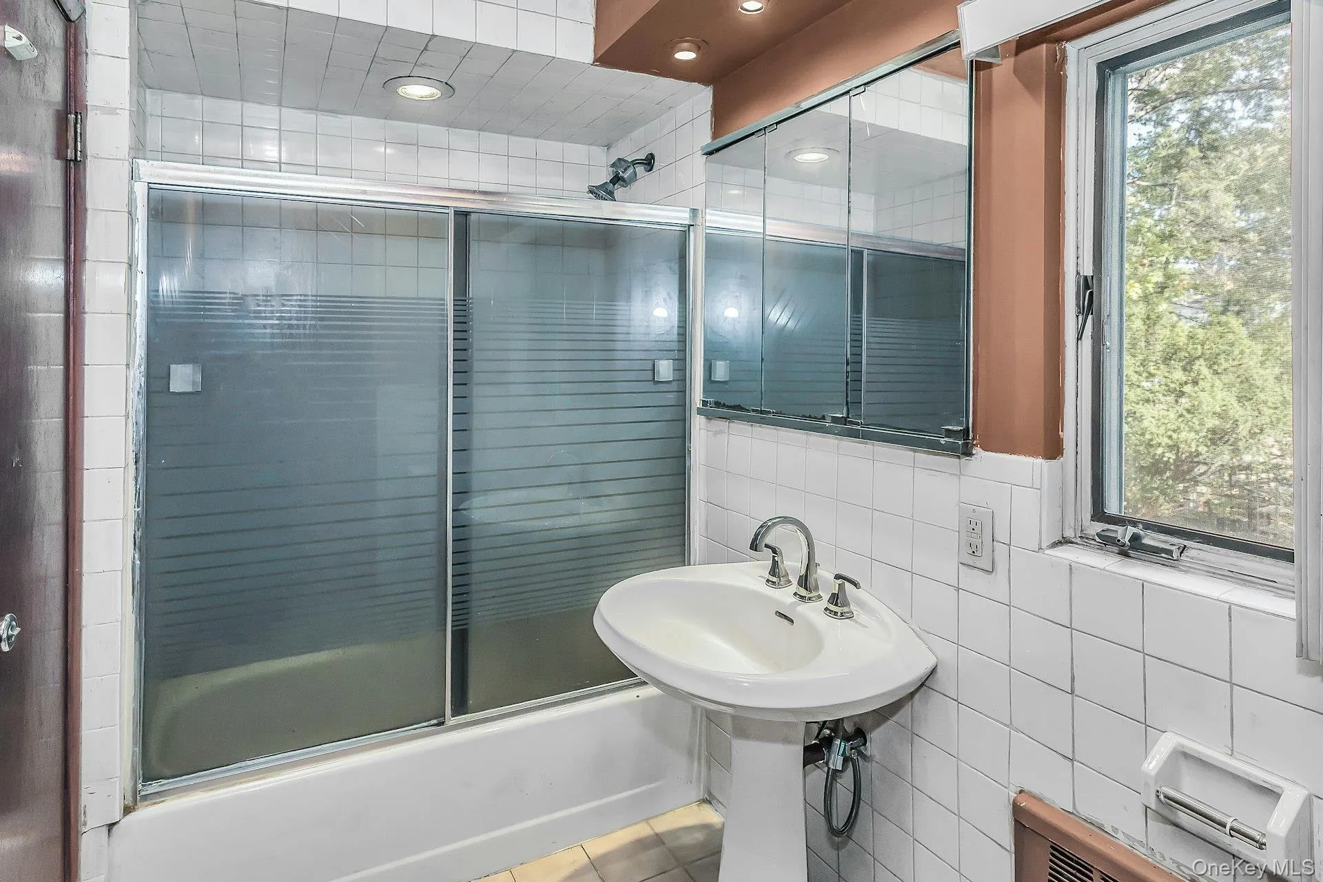915 Glenwood Road, Hempstead, NY, 4 Bedrooms Bedrooms, 8 Rooms Rooms,1 BathroomBathrooms,Residential,For Rent,Glenwood,0,1058144 915 Glenwood Road, Hempstead, NY, 4 Bedrooms Bedrooms, 8 Rooms Rooms,1 BathroomBathrooms,Residential,For Rent,Glenwood,0,1058144