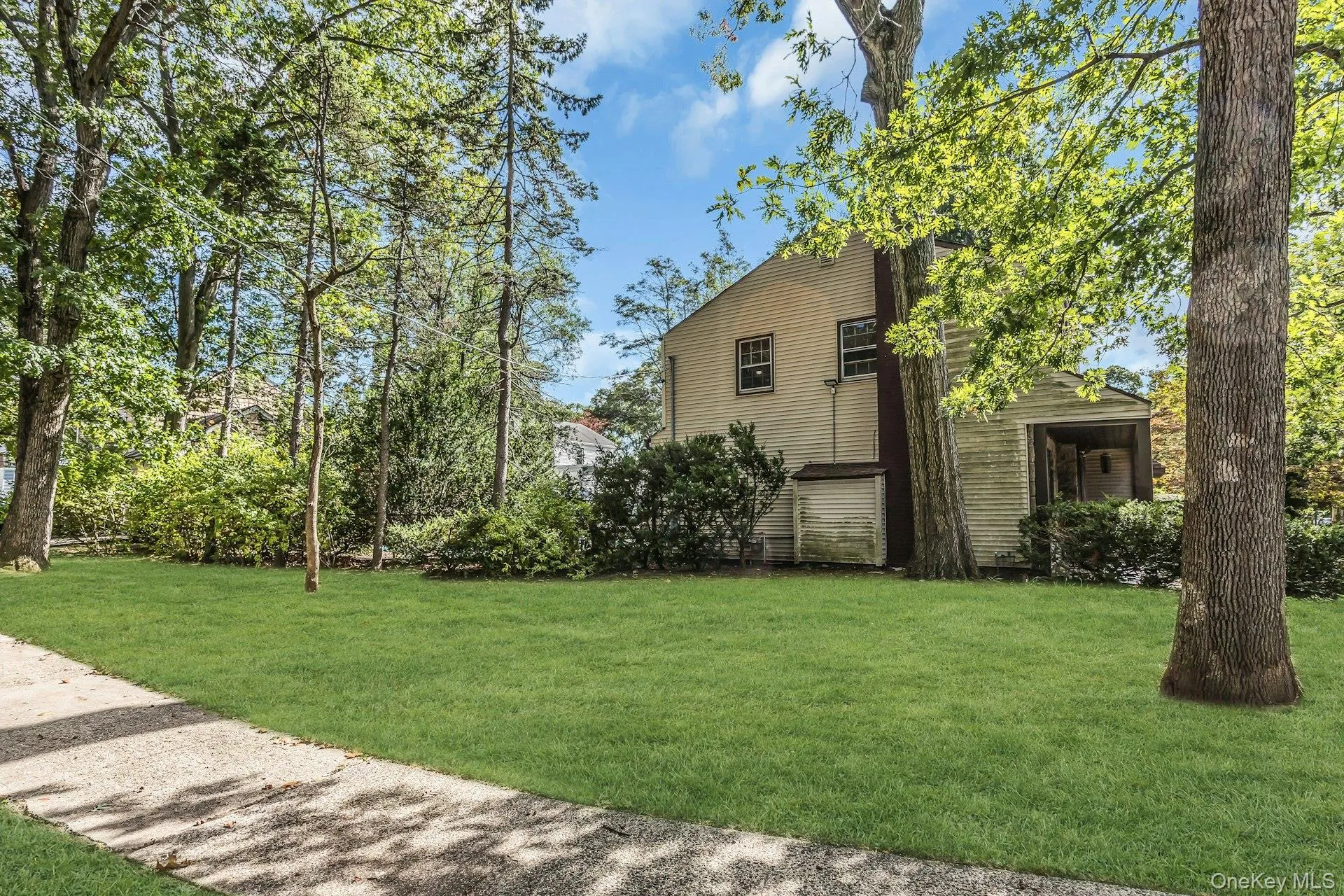 915 Glenwood Road, Hempstead, NY, 4 Bedrooms Bedrooms, 8 Rooms Rooms,1 BathroomBathrooms,Residential,For Rent,Glenwood,0,1058144 915 Glenwood Road, Hempstead, NY, 4 Bedrooms Bedrooms, 8 Rooms Rooms,1 BathroomBathrooms,Residential,For Rent,Glenwood,0,1058144