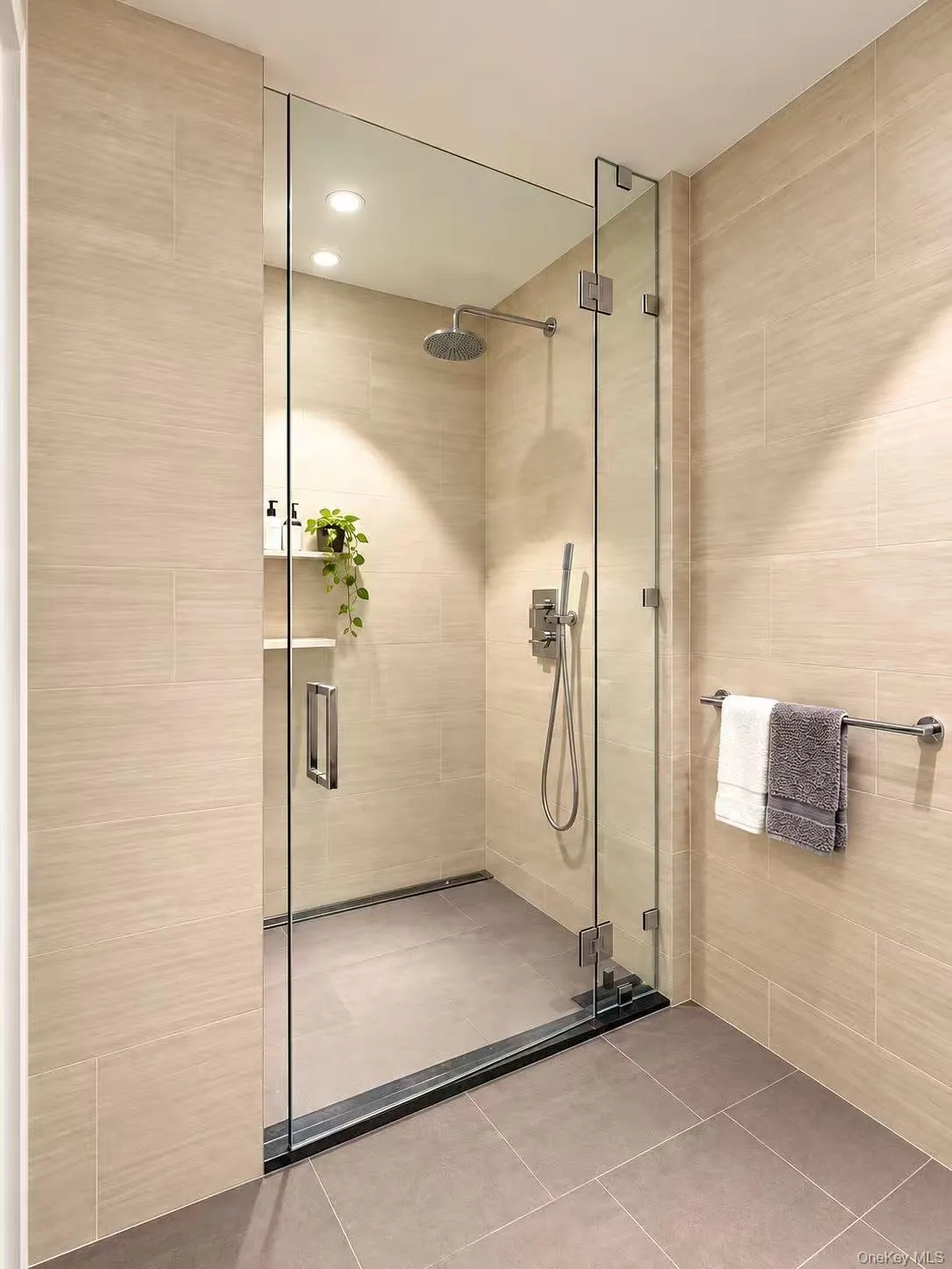 133-27 39th Avenue, New York, NY, 1 Bedroom Bedrooms, 3 Rooms Rooms,1 BathroomBathrooms,Residential,For Rent,39th,0,1058145 133-27 39th Avenue, New York, NY, 1 Bedroom Bedrooms, 3 Rooms Rooms,1 BathroomBathrooms,Residential,For Rent,39th,0,1058145