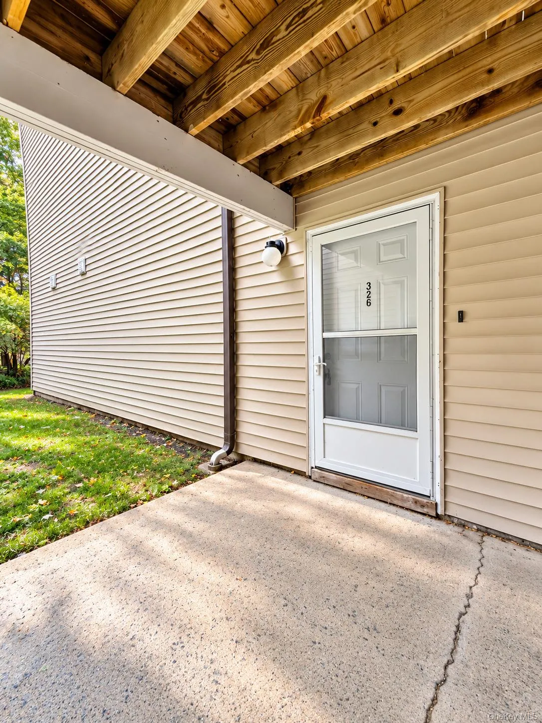 326 Concord Lane, Middletown, NY, 2 Bedroom Bedrooms, 5 Room Rooms,2 BathroomBathrooms,Residential Lease,For Rent,Concord,0,1058148 326 Concord Lane, Middletown, NY, 2 Bedroom Bedrooms, 5 Room Rooms,2 BathroomBathrooms,Residential Lease,For Rent,Concord,0,1058148