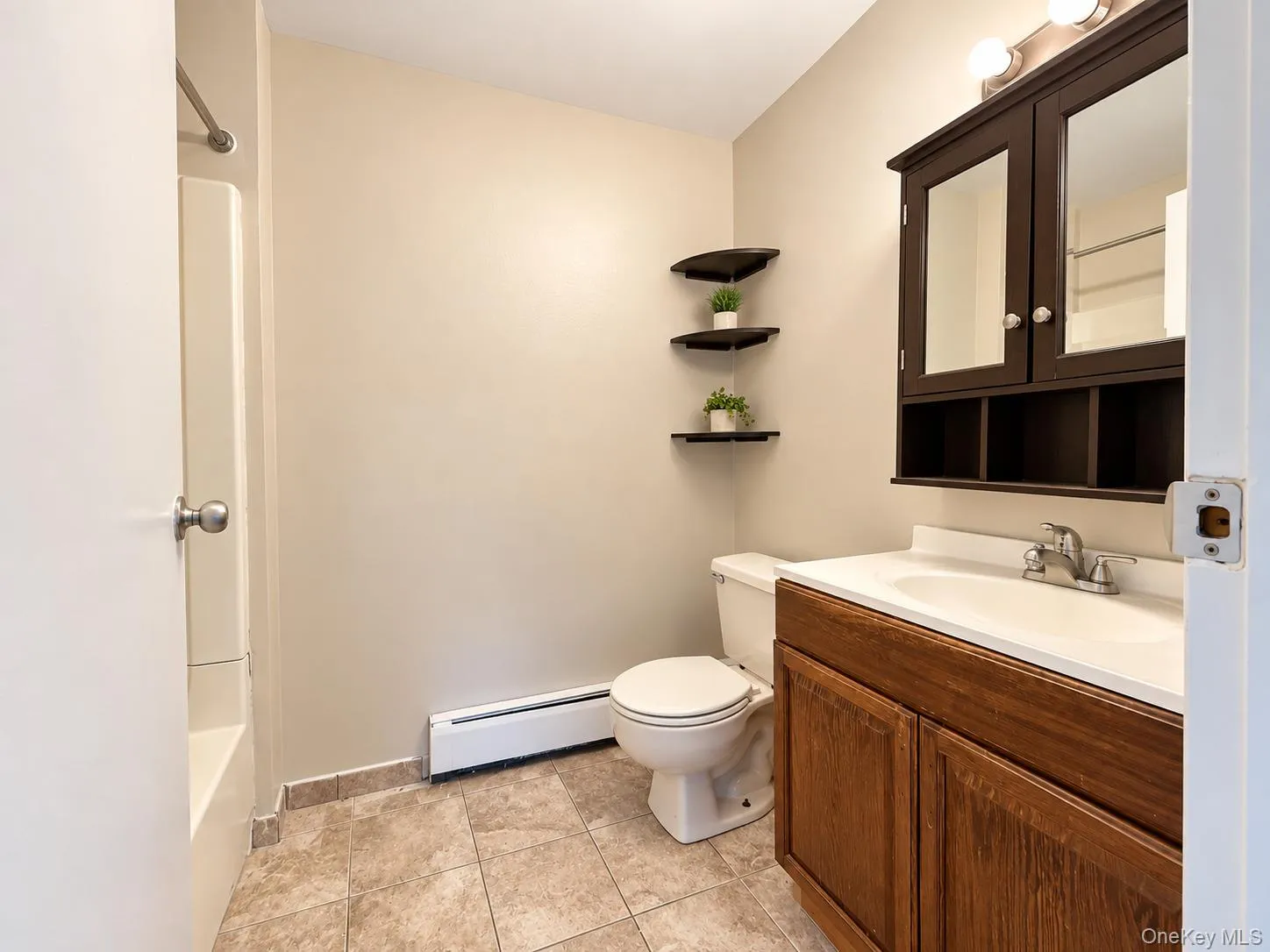 326 Concord Lane, Middletown, NY, 2 Bedroom Bedrooms, 5 Room Rooms,2 BathroomBathrooms,Residential Lease,For Rent,Concord,0,1058148 326 Concord Lane, Middletown, NY, 2 Bedroom Bedrooms, 5 Room Rooms,2 BathroomBathrooms,Residential Lease,For Rent,Concord,0,1058148