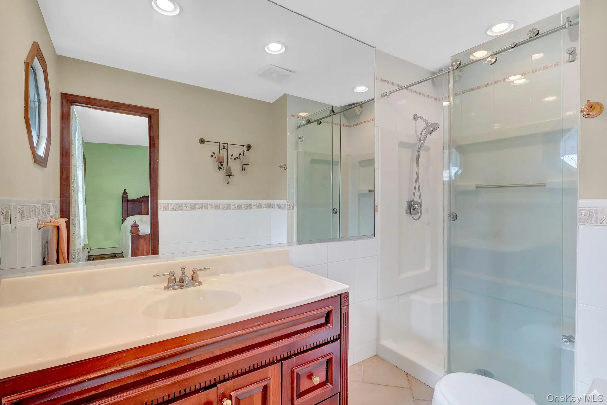 ensuite bath on first floor ensuite bath on first floor