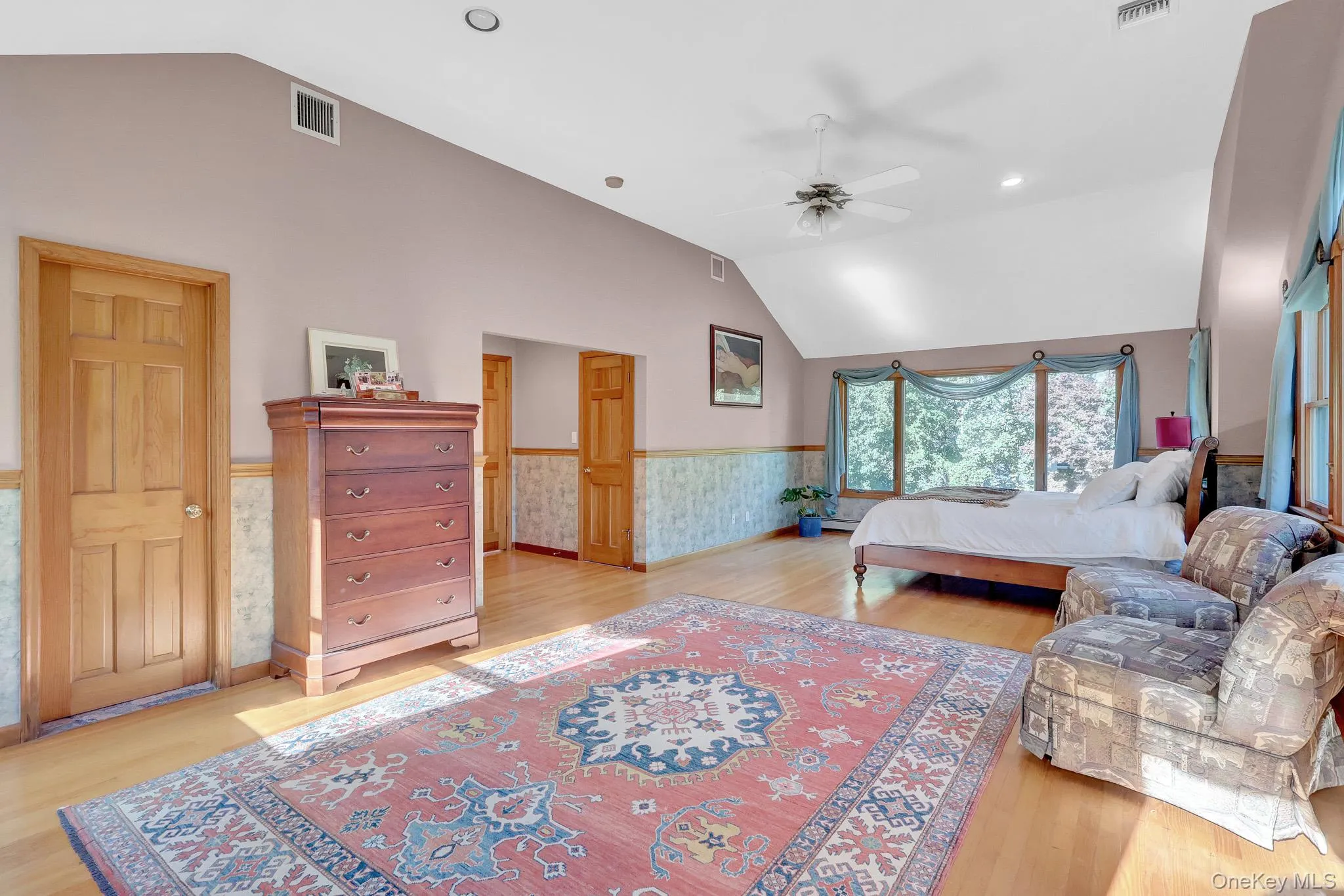Hardwood floors entire top floor living areas Hardwood floors entire top floor living areas