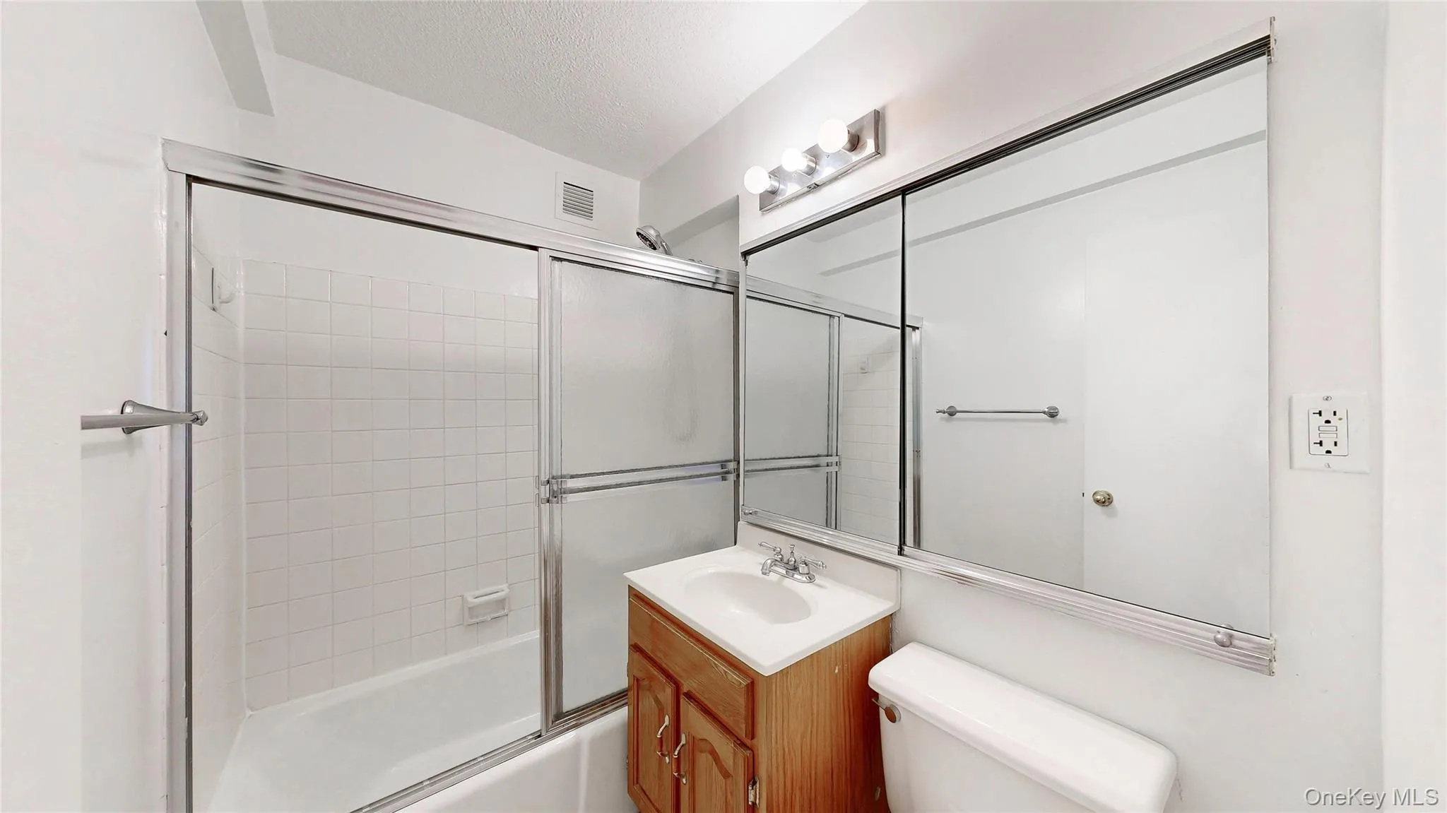 118-17 Union Turnpike, New York, NY, 2 Bedrooms Bedrooms, 4 Rooms Rooms,2 BathroomsBathrooms,Residential Lease,For Rent,Union,0,1058150 118-17 Union Turnpike, New York, NY, 2 Bedrooms Bedrooms, 4 Rooms Rooms,2 BathroomsBathrooms,Residential Lease,For Rent,Union,0,1058150