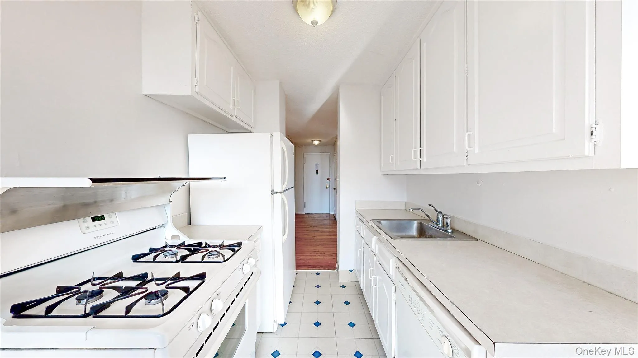 118-17 Union Turnpike, New York, NY, 2 Bedrooms Bedrooms, 4 Rooms Rooms,2 BathroomsBathrooms,Residential Lease,For Rent,Union,0,1058150 118-17 Union Turnpike, New York, NY, 2 Bedrooms Bedrooms, 4 Rooms Rooms,2 BathroomsBathrooms,Residential Lease,For Rent,Union,0,1058150