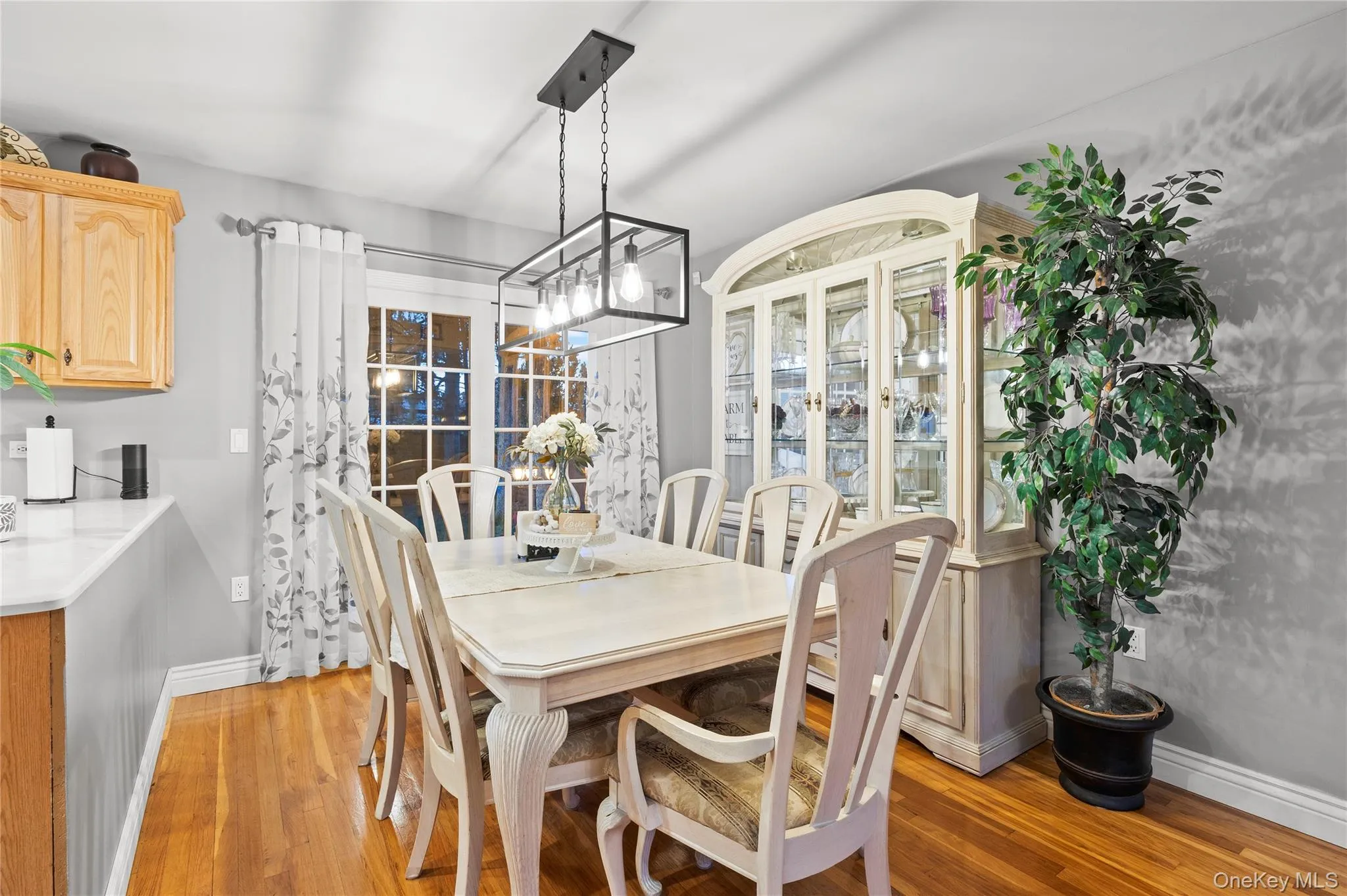 56 Kingston Avenue, Oyster Bay, NY, 3 Bedrooms Bedrooms, 9 Rooms Rooms,1 BathroomBathrooms,Residential,For Rent,Kingston,0,1058157 56 Kingston Avenue, Oyster Bay, NY, 3 Bedrooms Bedrooms, 9 Rooms Rooms,1 BathroomBathrooms,Residential,For Rent,Kingston,0,1058157