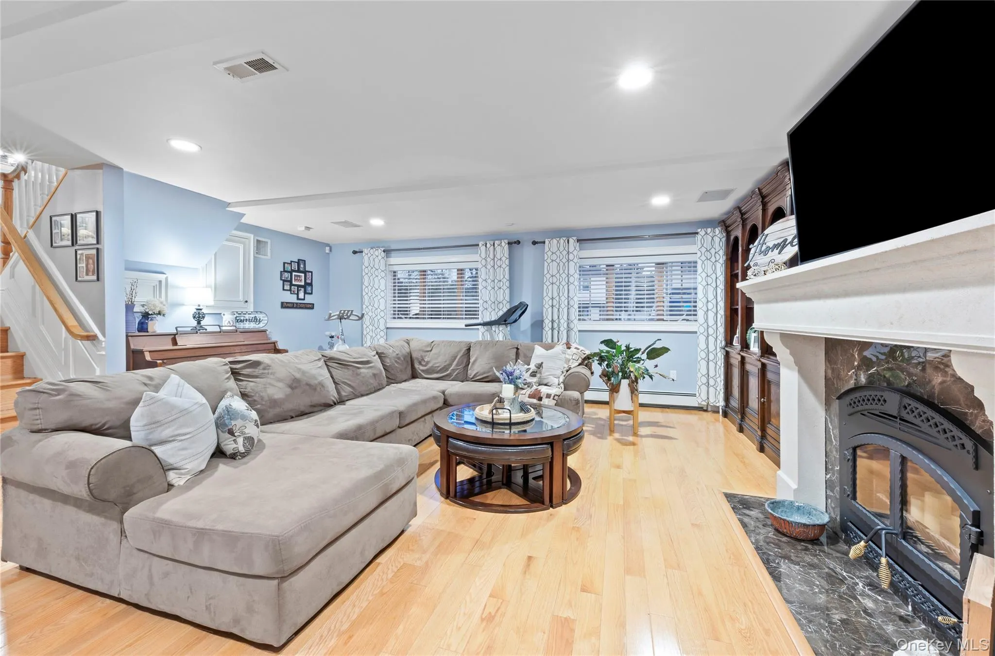 56 Kingston Avenue, Oyster Bay, NY, 3 Bedrooms Bedrooms, 9 Rooms Rooms,1 BathroomBathrooms,Residential,For Rent,Kingston,0,1058157 56 Kingston Avenue, Oyster Bay, NY, 3 Bedrooms Bedrooms, 9 Rooms Rooms,1 BathroomBathrooms,Residential,For Rent,Kingston,0,1058157