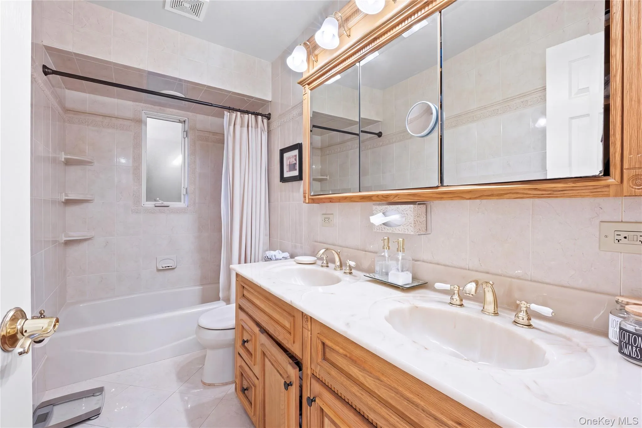 56 Kingston Avenue, Oyster Bay, NY, 3 Bedrooms Bedrooms, 9 Rooms Rooms,1 BathroomBathrooms,Residential,For Rent,Kingston,0,1058157 56 Kingston Avenue, Oyster Bay, NY, 3 Bedrooms Bedrooms, 9 Rooms Rooms,1 BathroomBathrooms,Residential,For Rent,Kingston,0,1058157