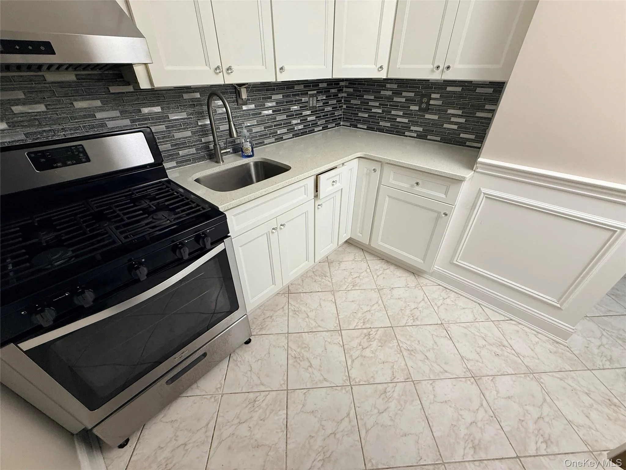 41-39 Benham Street, New York, NY, 2 Bedroom Bedrooms, 5 Room Rooms,1 BathroomBathrooms,Residential Lease,For Rent,Benham,0,1058165 41-39 Benham Street, New York, NY, 2 Bedroom Bedrooms, 5 Room Rooms,1 BathroomBathrooms,Residential Lease,For Rent,Benham,0,1058165