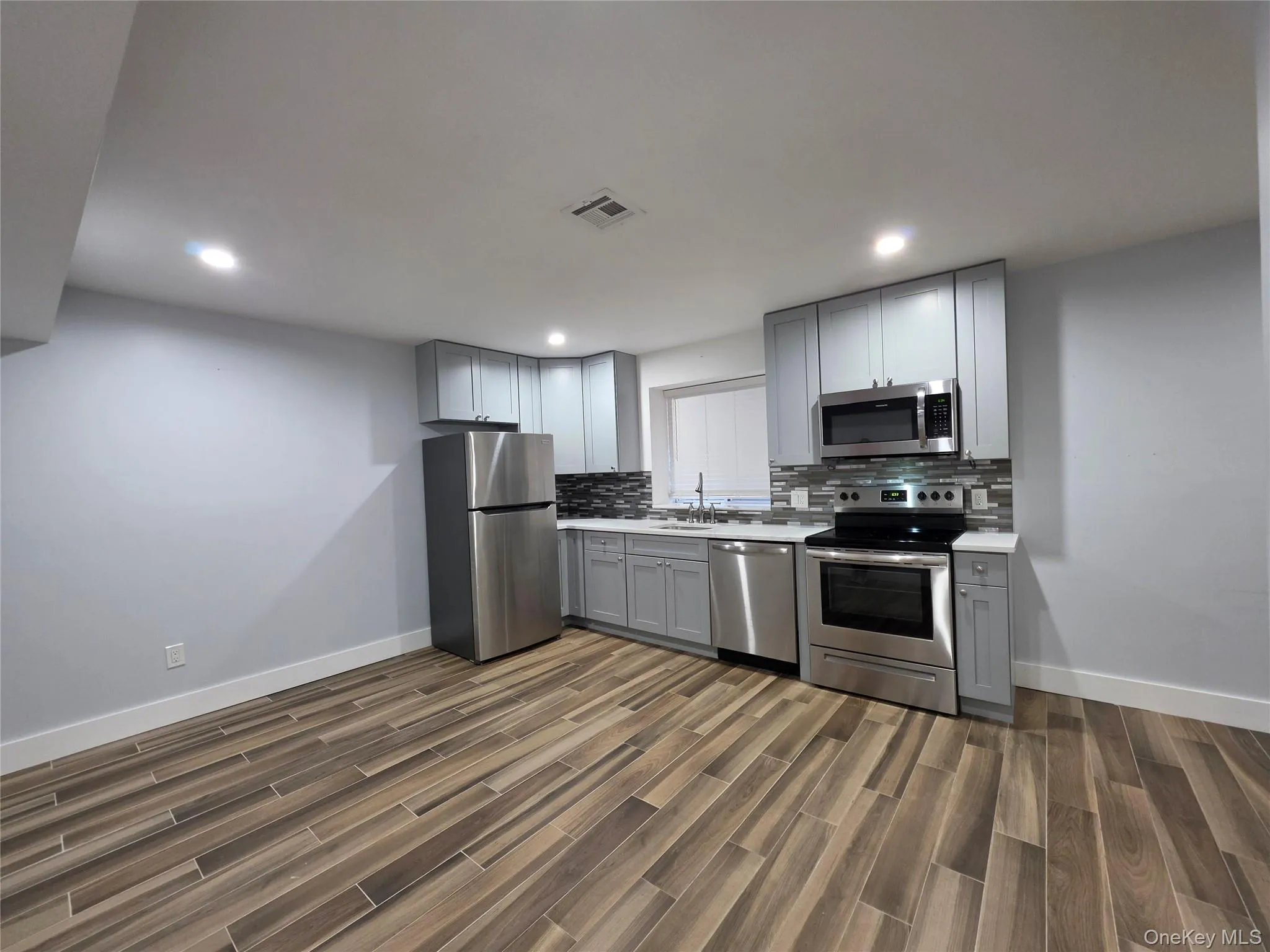 18 Miramar Avenue, Brookhaven, NY, 1 Bedroom Bedrooms, 2 Room Rooms,1 BathroomBathrooms,Residential Lease,For Rent,Miramar,0,1058173 18 Miramar Avenue, Brookhaven, NY, 1 Bedroom Bedrooms, 2 Room Rooms,1 BathroomBathrooms,Residential Lease,For Rent,Miramar,0,1058173
