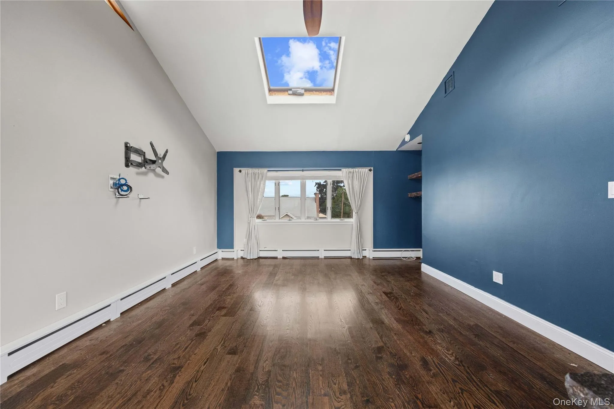 1051 Park Lane, Hempstead, NY, 5 Bedroom Bedrooms, 10 Room Rooms,2 BathroomBathrooms,Residential Lease,For Rent,Park,0,1058177 1051 Park Lane, Hempstead, NY, 5 Bedroom Bedrooms, 10 Room Rooms,2 BathroomBathrooms,Residential Lease,For Rent,Park,0,1058177