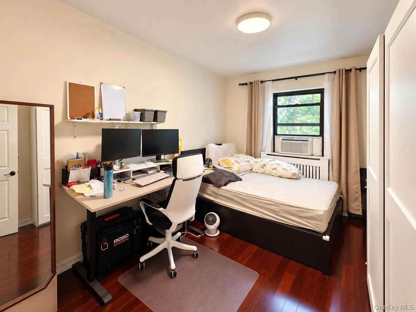 14742 72nd Avenue, New York, NY, 2 Bedrooms Bedrooms, 5 Rooms Rooms,1 BathroomBathrooms,Residential,For Rent,72nd,0,1058183 14742 72nd Avenue, New York, NY, 2 Bedrooms Bedrooms, 5 Rooms Rooms,1 BathroomBathrooms,Residential,For Rent,72nd,0,1058183