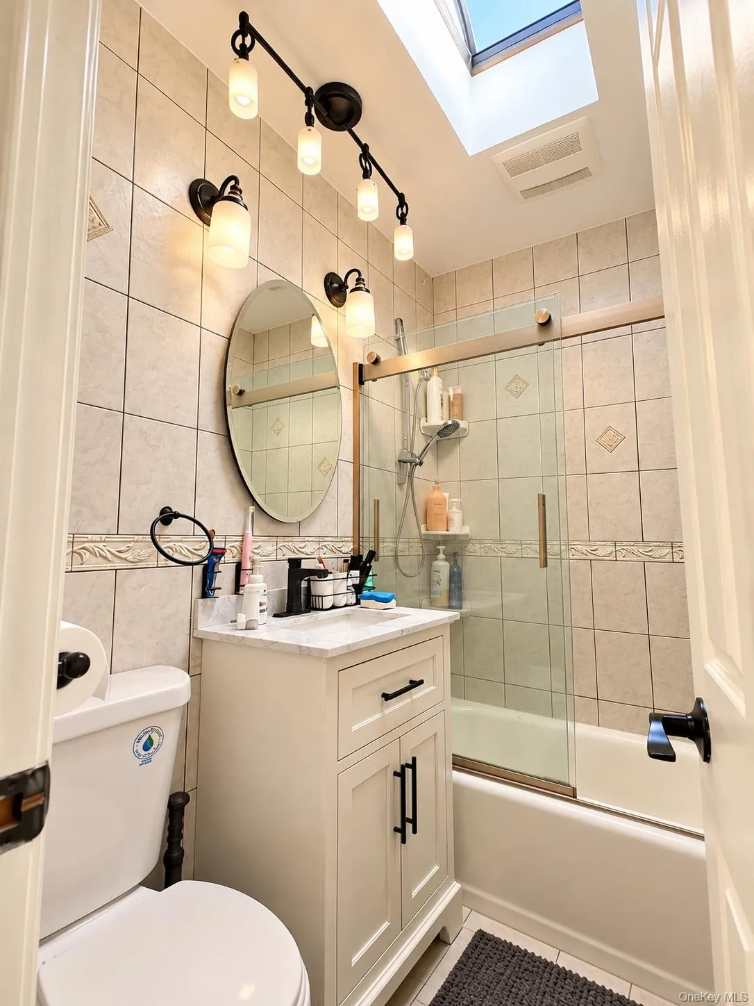 14742 72nd Avenue, New York, NY, 2 Bedrooms Bedrooms, 5 Rooms Rooms,1 BathroomBathrooms,Residential,For Rent,72nd,0,1058183 14742 72nd Avenue, New York, NY, 2 Bedrooms Bedrooms, 5 Rooms Rooms,1 BathroomBathrooms,Residential,For Rent,72nd,0,1058183