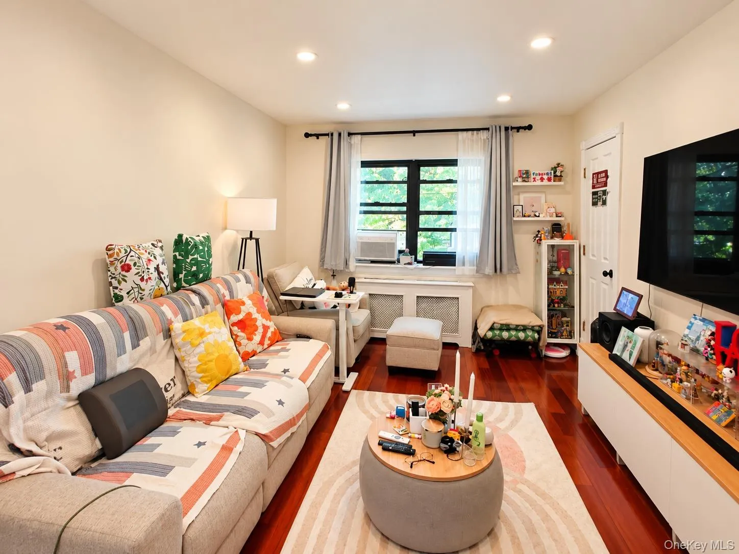 14742 72nd Avenue, New York, NY, 2 Bedrooms Bedrooms, 5 Rooms Rooms,1 BathroomBathrooms,Residential,For Rent,72nd,0,1058183 14742 72nd Avenue, New York, NY, 2 Bedrooms Bedrooms, 5 Rooms Rooms,1 BathroomBathrooms,Residential,For Rent,72nd,0,1058183