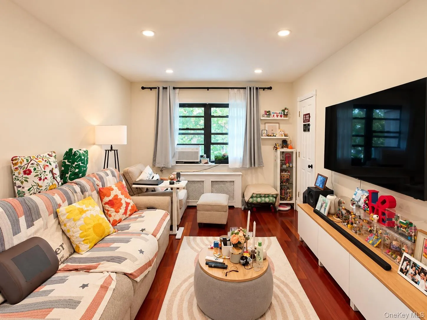 14742 72nd Avenue, New York, NY, 2 Bedrooms Bedrooms, 5 Rooms Rooms,1 BathroomBathrooms,Residential,For Rent,72nd,0,1058183 14742 72nd Avenue, New York, NY, 2 Bedrooms Bedrooms, 5 Rooms Rooms,1 BathroomBathrooms,Residential,For Rent,72nd,0,1058183