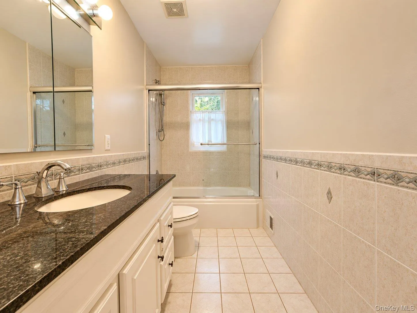 174 Waverly Road, New Rochelle, NY, 4 Bedrooms Bedrooms, 8 Rooms Rooms,3 BathroomsBathrooms,Residential Lease,For Rent,Waverly,0,1058203 174 Waverly Road, New Rochelle, NY, 4 Bedrooms Bedrooms, 8 Rooms Rooms,3 BathroomsBathrooms,Residential Lease,For Rent,Waverly,0,1058203