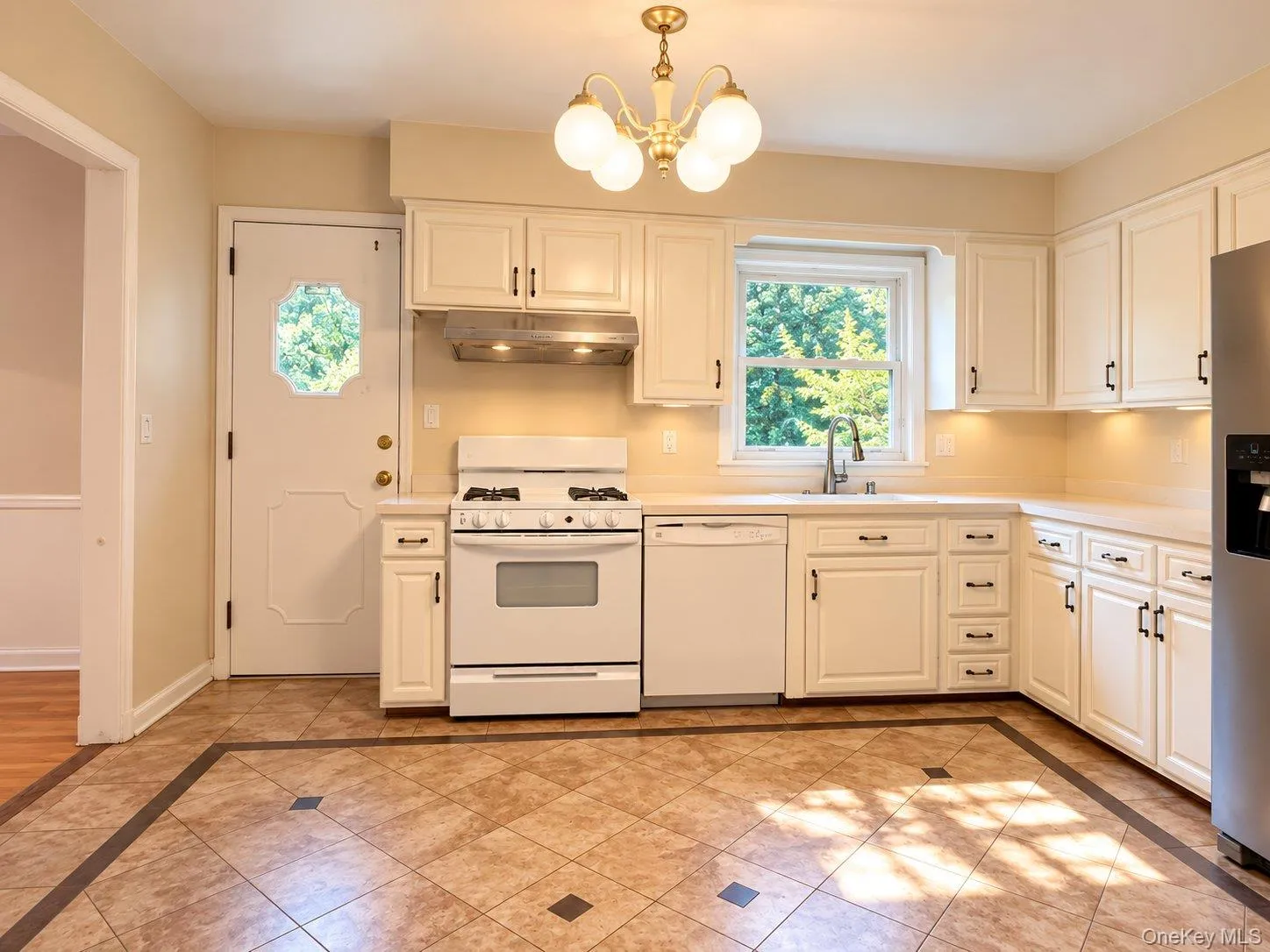 174 Waverly Road, New Rochelle, NY, 4 Bedroom Bedrooms, 8 Room Rooms,3 BathroomBathrooms,Residential Lease,For Rent,Waverly,0,1058203 174 Waverly Road, New Rochelle, NY, 4 Bedroom Bedrooms, 8 Room Rooms,3 BathroomBathrooms,Residential Lease,For Rent,Waverly,0,1058203