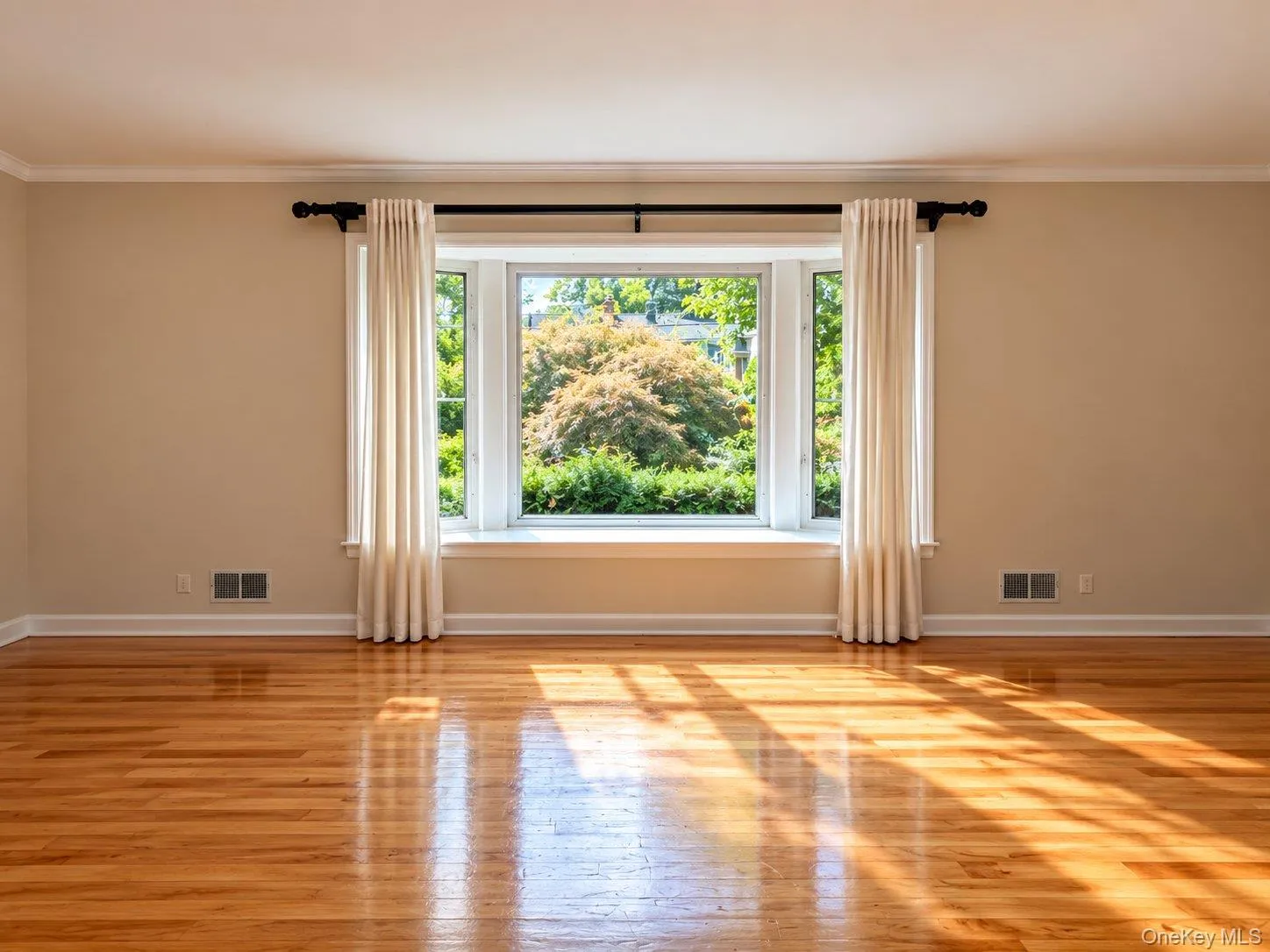 174 Waverly Road, New Rochelle, NY, 4 Bedroom Bedrooms, 8 Room Rooms,3 BathroomBathrooms,Residential Lease,For Rent,Waverly,0,1058203 174 Waverly Road, New Rochelle, NY, 4 Bedroom Bedrooms, 8 Room Rooms,3 BathroomBathrooms,Residential Lease,For Rent,Waverly,0,1058203