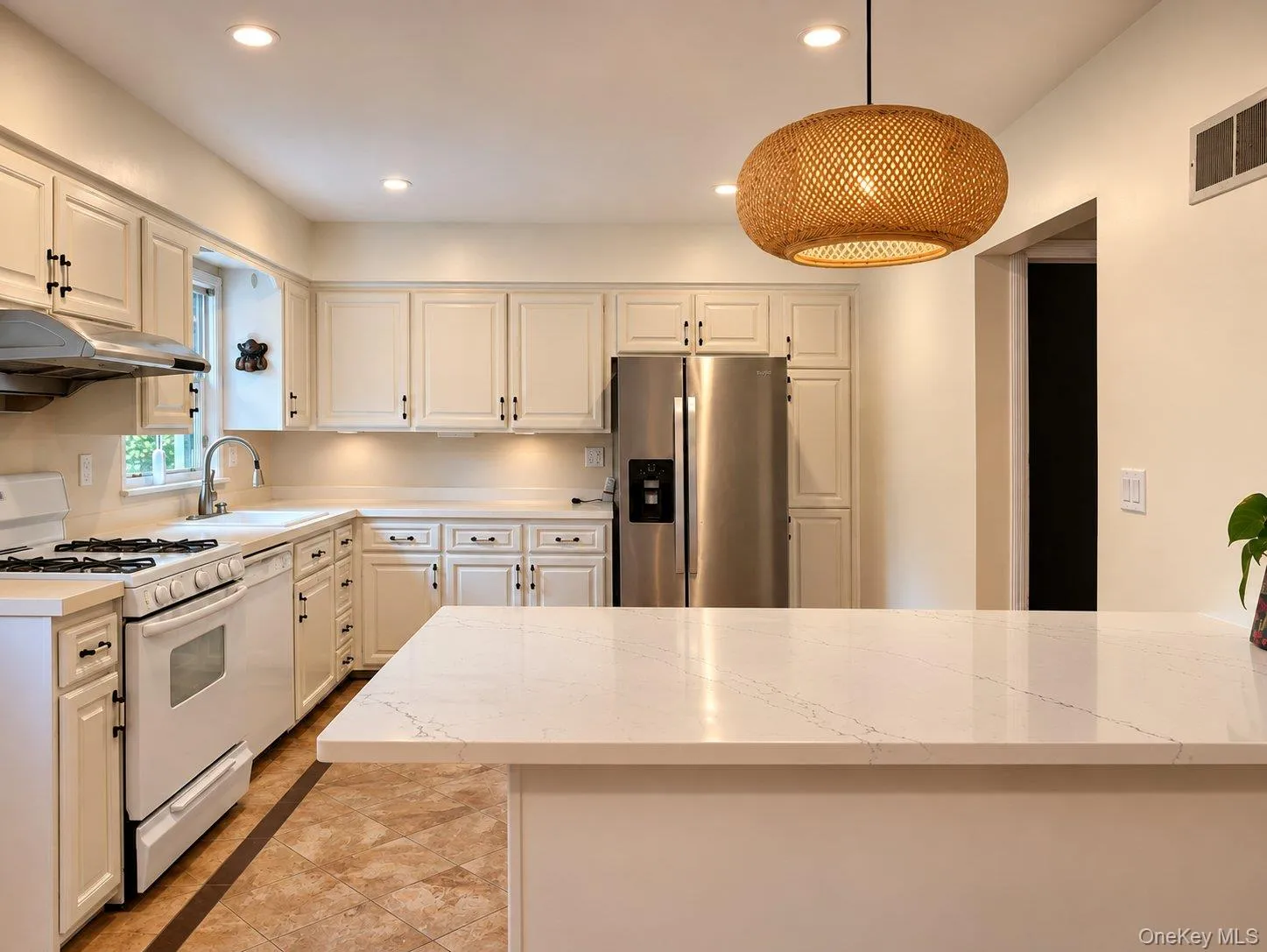 174 Waverly Road, New Rochelle, NY, 4 Bedrooms Bedrooms, 8 Rooms Rooms,3 BathroomsBathrooms,Residential Lease,For Rent,Waverly,0,1058203 174 Waverly Road, New Rochelle, NY, 4 Bedrooms Bedrooms, 8 Rooms Rooms,3 BathroomsBathrooms,Residential Lease,For Rent,Waverly,0,1058203
