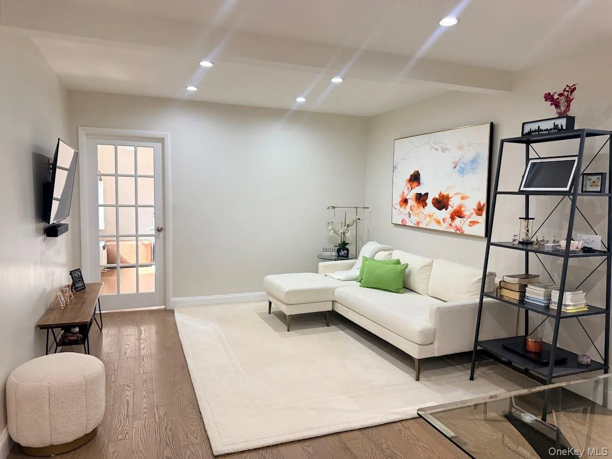 65-15 38th Avenue, New York, NY, 1 Bedroom Bedrooms, 3 Rooms Rooms,1 BathroomBathrooms,Residential,For Rent,38th,0,1058205 65-15 38th Avenue, New York, NY, 1 Bedroom Bedrooms, 3 Rooms Rooms,1 BathroomBathrooms,Residential,For Rent,38th,0,1058205