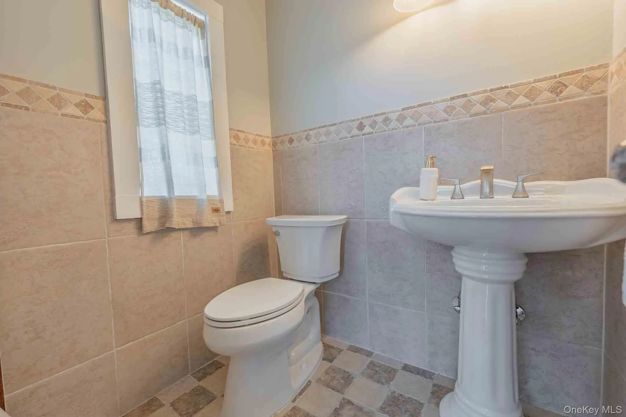 7 Meadow Lane, Babylon, NY, 4 Bedrooms Bedrooms, 10 Rooms Rooms,2 BathroomsBathrooms,Residential,For Rent,Meadow,0,1058209 7 Meadow Lane, Babylon, NY, 4 Bedrooms Bedrooms, 10 Rooms Rooms,2 BathroomsBathrooms,Residential,For Rent,Meadow,0,1058209