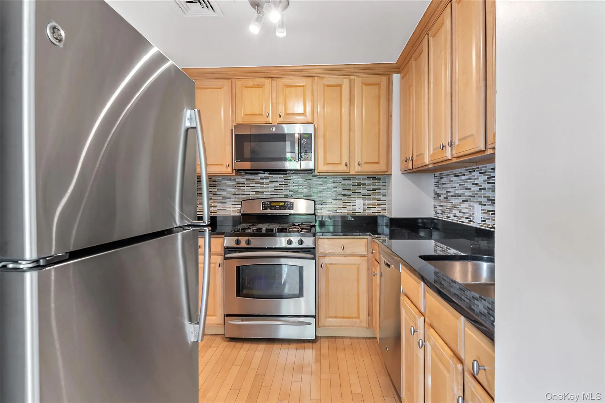 3625 Oxford Avenue, New York, NY, 2 Bedrooms Bedrooms, 4 Rooms Rooms,2 BathroomsBathrooms,Residential,For Rent,Oxford,0,1058214 3625 Oxford Avenue, New York, NY, 2 Bedrooms Bedrooms, 4 Rooms Rooms,2 BathroomsBathrooms,Residential,For Rent,Oxford,0,1058214