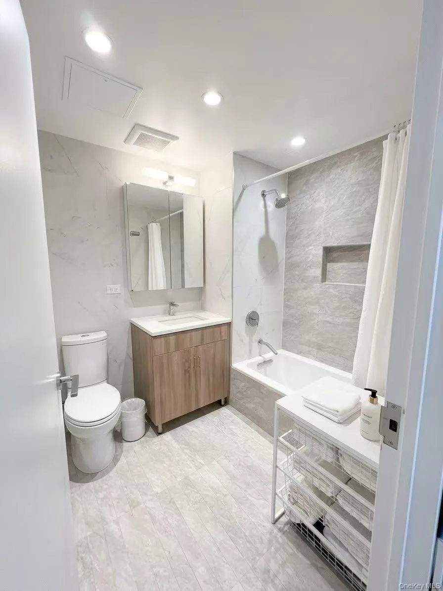 46-20 11th Street, New York, NY, 1 Bedroom Bedrooms, 3 Room Rooms,1 BathroomBathrooms,Residential Lease,For Rent,11th,0,1058221 46-20 11th Street, New York, NY, 1 Bedroom Bedrooms, 3 Room Rooms,1 BathroomBathrooms,Residential Lease,For Rent,11th,0,1058221