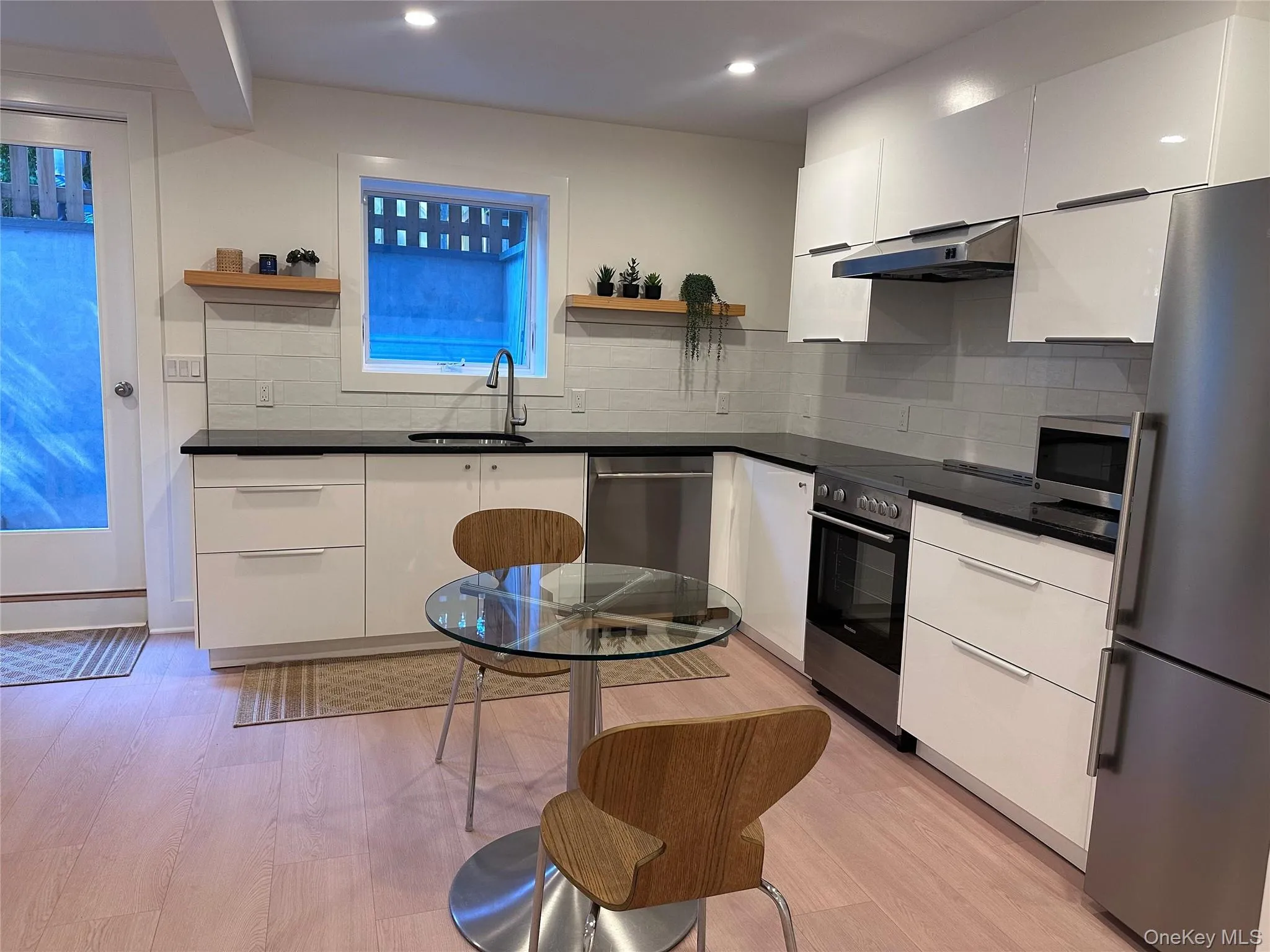 82 B Smith Street, Shelter Island, NY, 1 Bedroom Bedrooms, 2 Room Rooms,1 BathroomBathrooms,Residential Lease,For Rent,Smith,0,1058224 82 B Smith Street, Shelter Island, NY, 1 Bedroom Bedrooms, 2 Room Rooms,1 BathroomBathrooms,Residential Lease,For Rent,Smith,0,1058224