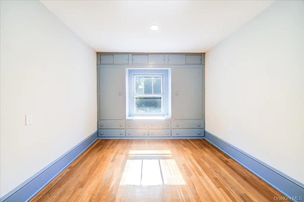 943 Main Street, Fishkill, NY, 4 Bedrooms Bedrooms, 9 Rooms Rooms,2 BathroomsBathrooms,Residential,For Rent,Main,0,1058243 943 Main Street, Fishkill, NY, 4 Bedrooms Bedrooms, 9 Rooms Rooms,2 BathroomsBathrooms,Residential,For Rent,Main,0,1058243