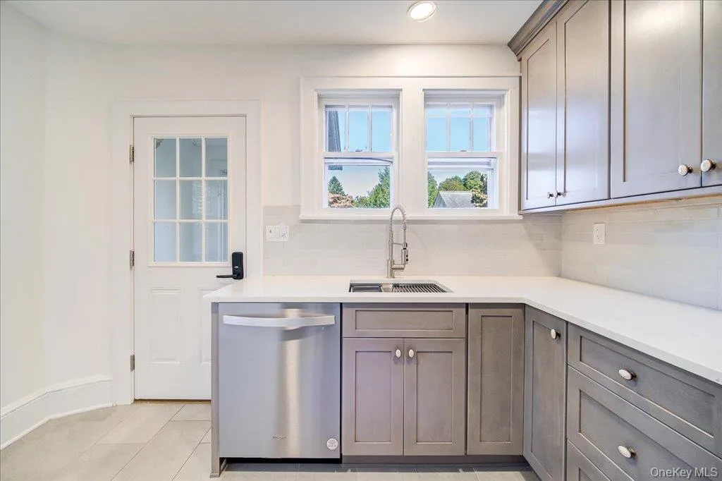 943 Main Street, Fishkill, NY, 4 Bedrooms Bedrooms, 9 Rooms Rooms,2 BathroomsBathrooms,Residential,For Rent,Main,0,1058243 943 Main Street, Fishkill, NY, 4 Bedrooms Bedrooms, 9 Rooms Rooms,2 BathroomsBathrooms,Residential,For Rent,Main,0,1058243