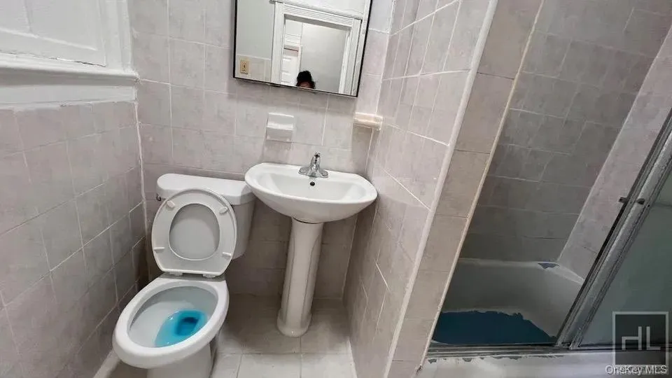 9746 Drew Street, New York, NY, 3 Bedroom Bedrooms, 6 Room Rooms,1 BathroomBathrooms,Residential Lease,For Rent,Drew Street,0,1058246 9746 Drew Street, New York, NY, 3 Bedroom Bedrooms, 6 Room Rooms,1 BathroomBathrooms,Residential Lease,For Rent,Drew Street,0,1058246