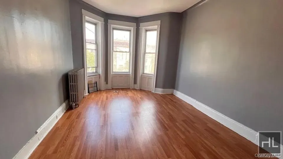 9746 Drew Street, New York, NY, 3 Bedroom Bedrooms, 6 Room Rooms,1 BathroomBathrooms,Residential Lease,For Rent,Drew Street,0,1058246 9746 Drew Street, New York, NY, 3 Bedroom Bedrooms, 6 Room Rooms,1 BathroomBathrooms,Residential Lease,For Rent,Drew Street,0,1058246